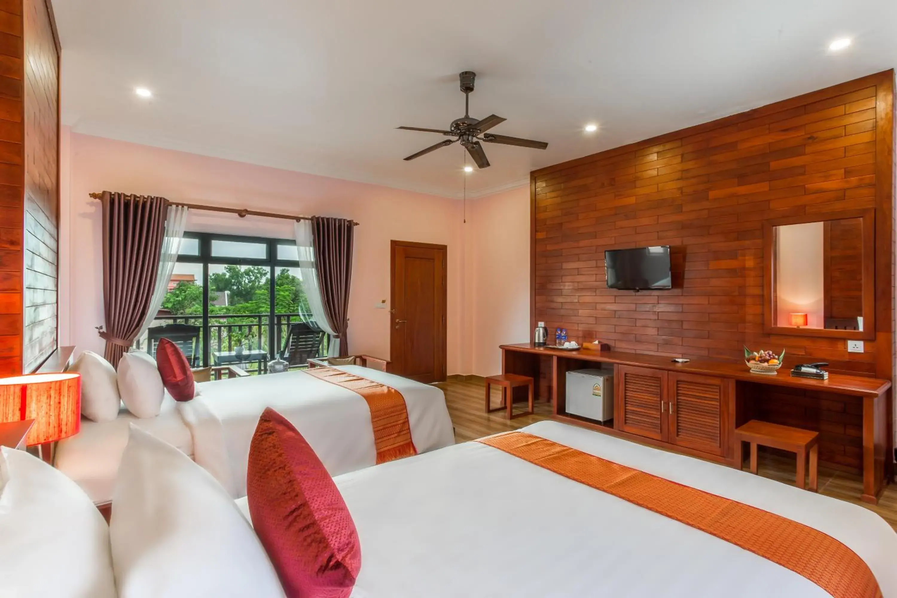 Triple Room with Balcony in Villa Phum Khnar Triple Room with Balcony in Villa Phum Khnar