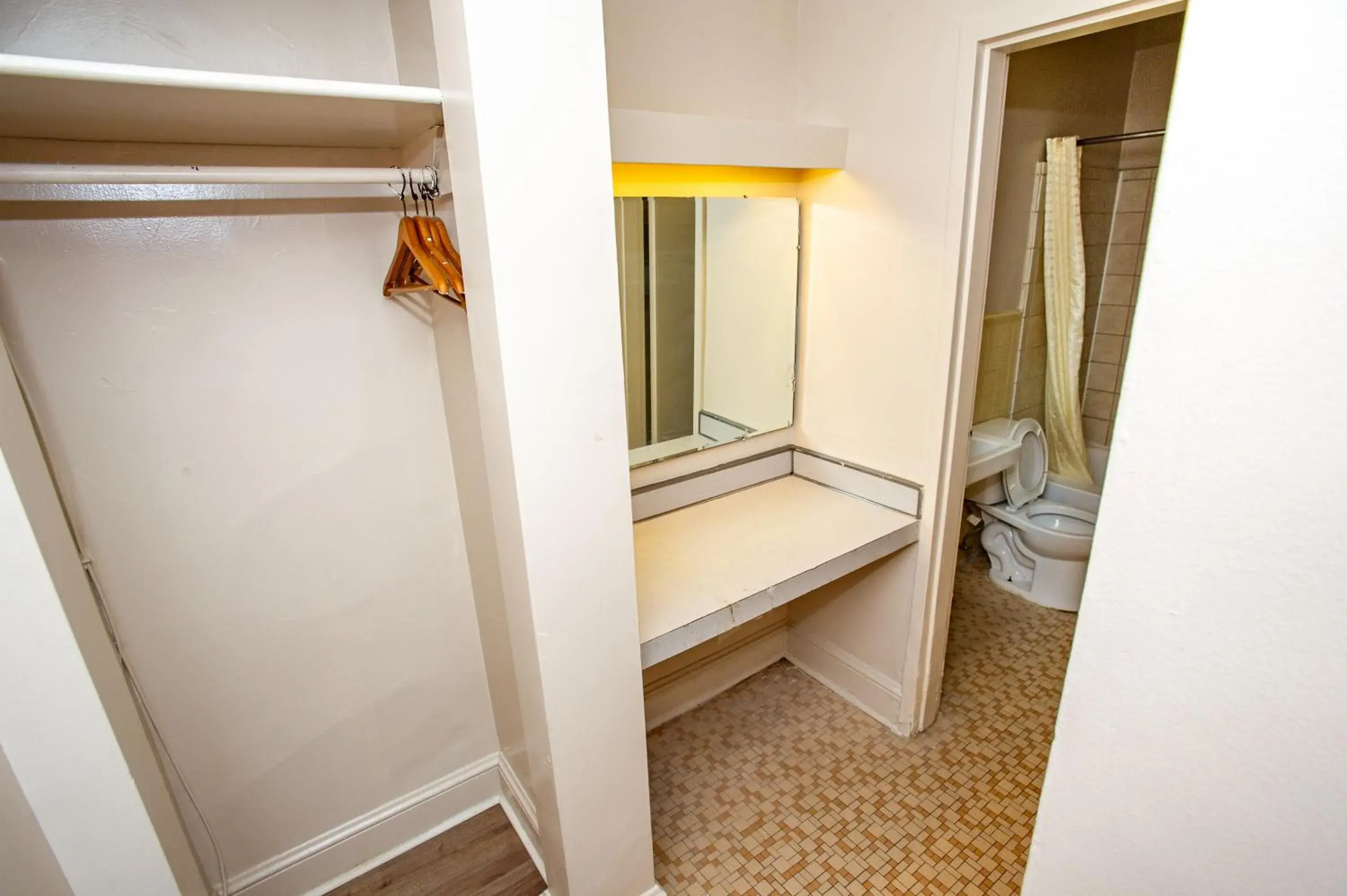 Standard Double Room in Coach House Inn Standard Double Room in Coach House Inn