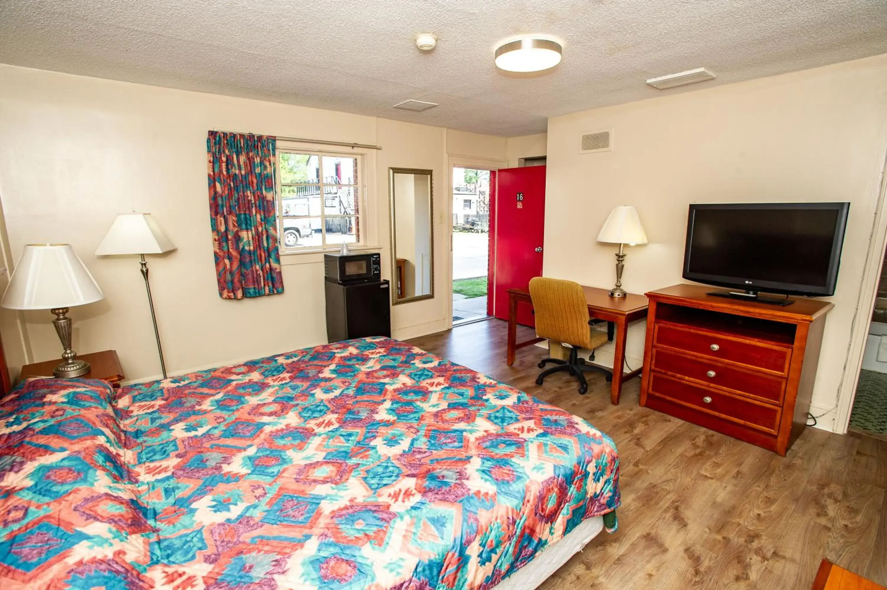 King Room in Coach House Inn King Room in Coach House Inn