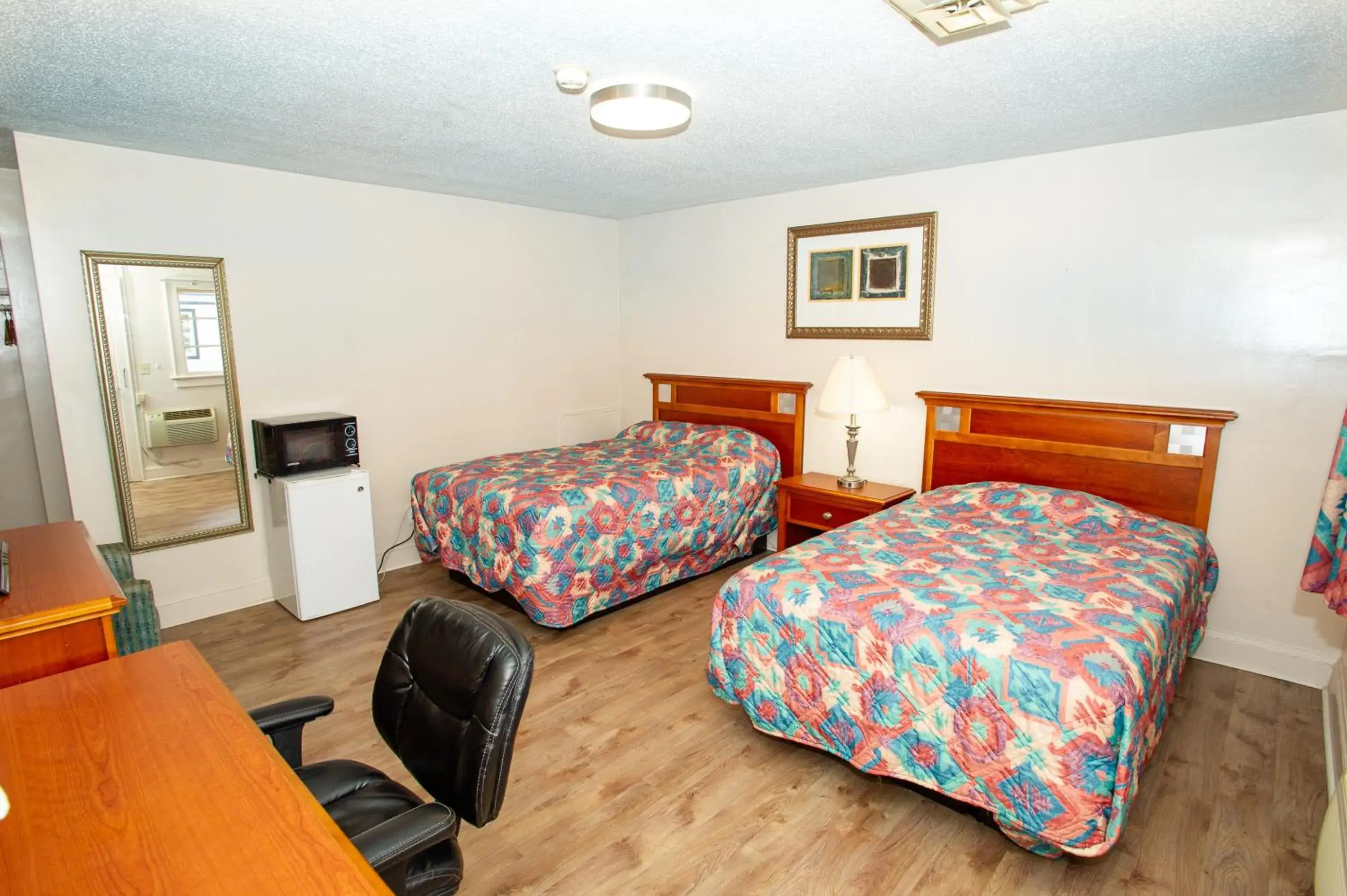 Standard Double Room - Smoking in Coach House Inn Standard Double Room - Smoking in Coach House Inn