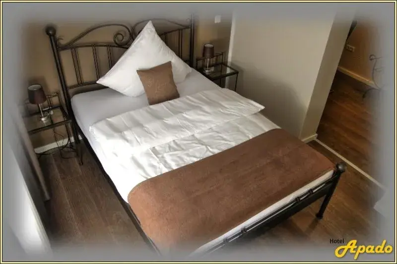 Single Room with Balcony in Apado-Hotel garni Single Room with Balcony in Apado-Hotel garni