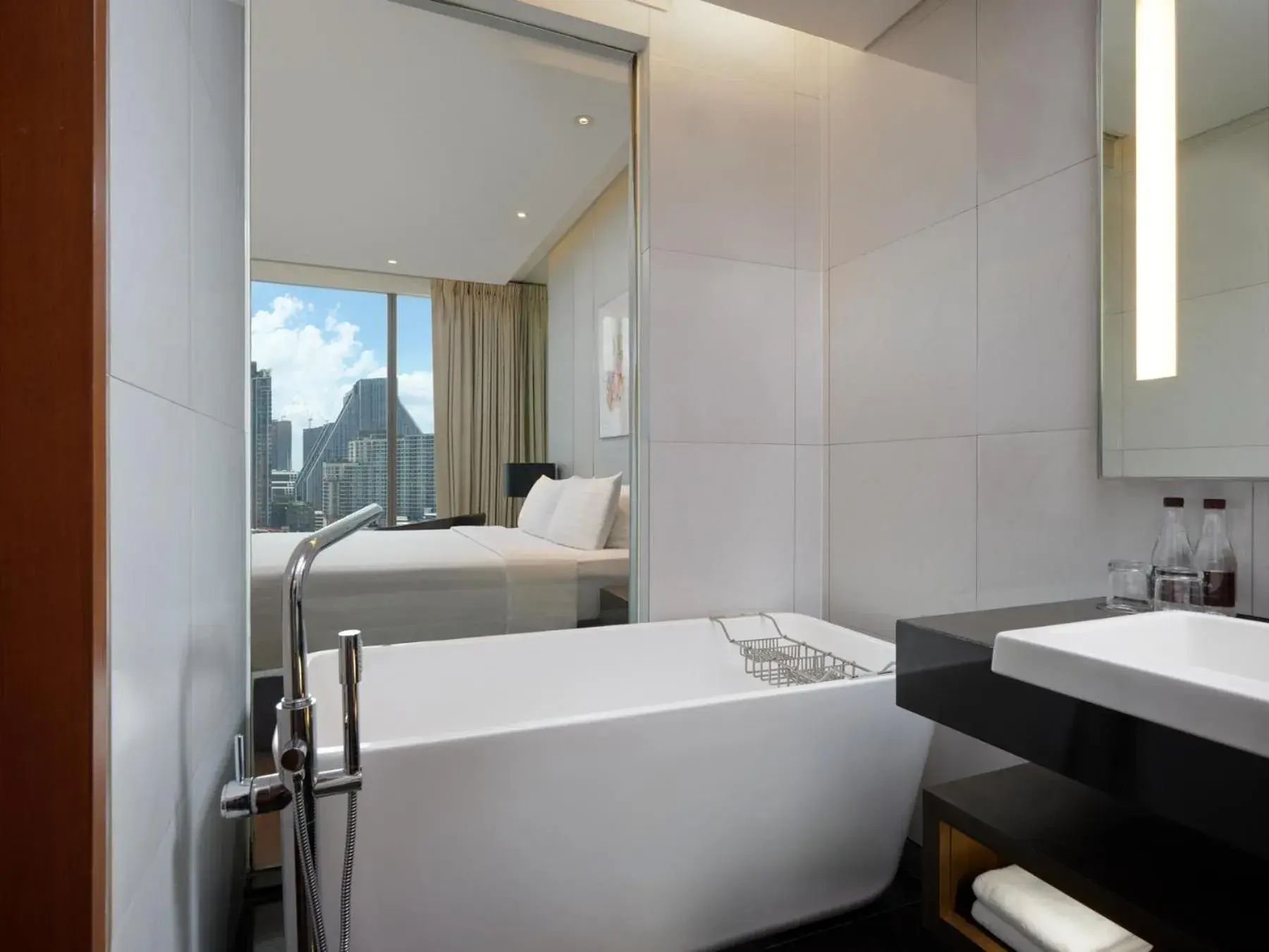 Club Double or Twin Room with Lounge Access in Amara Bangkok Hotel Club Double or Twin Room with Lounge Access in Amara Bangkok Hotel