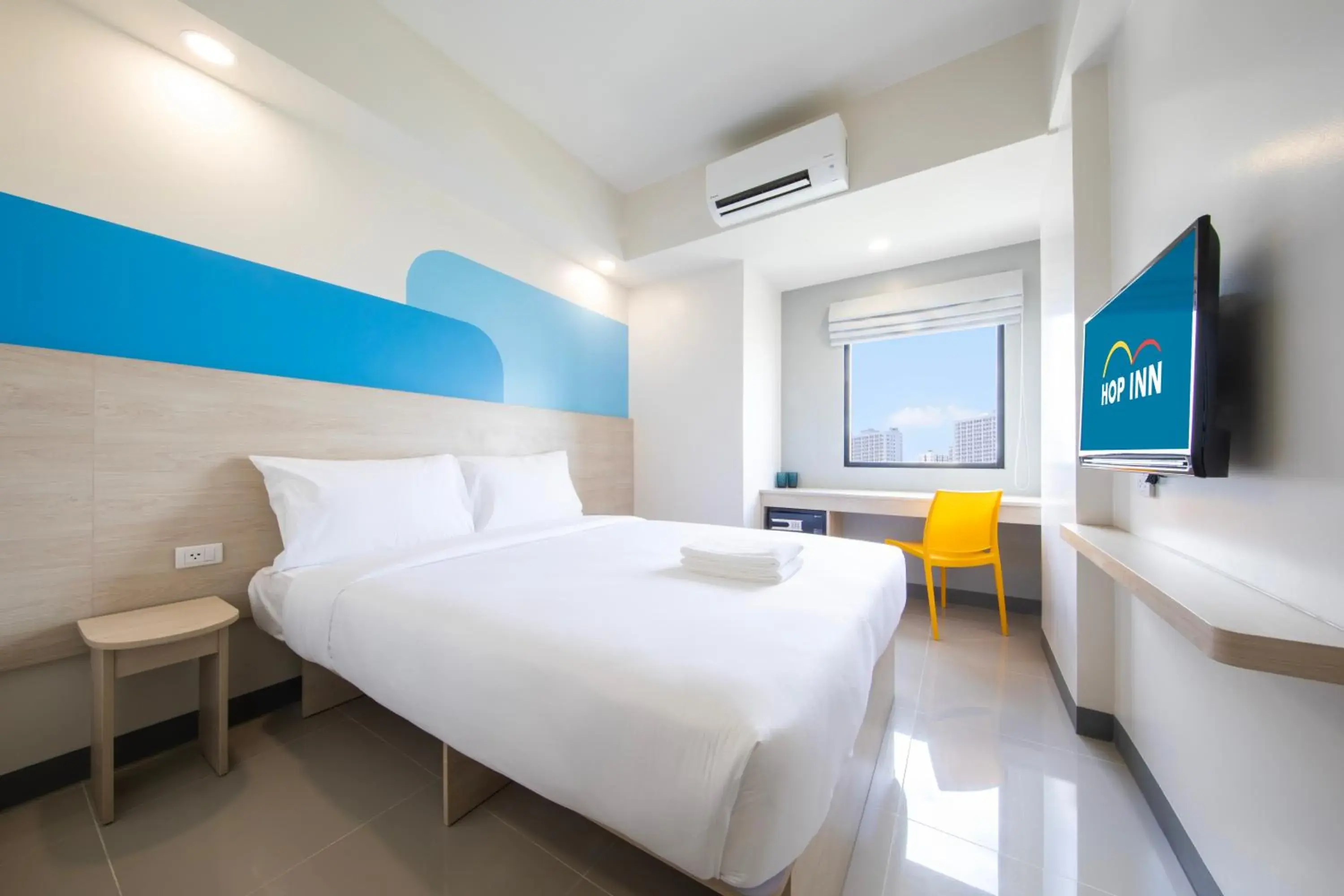 Standard Double Room in Hop Inn Hotel Iloilo Standard Double Room in Hop Inn Hotel Iloilo