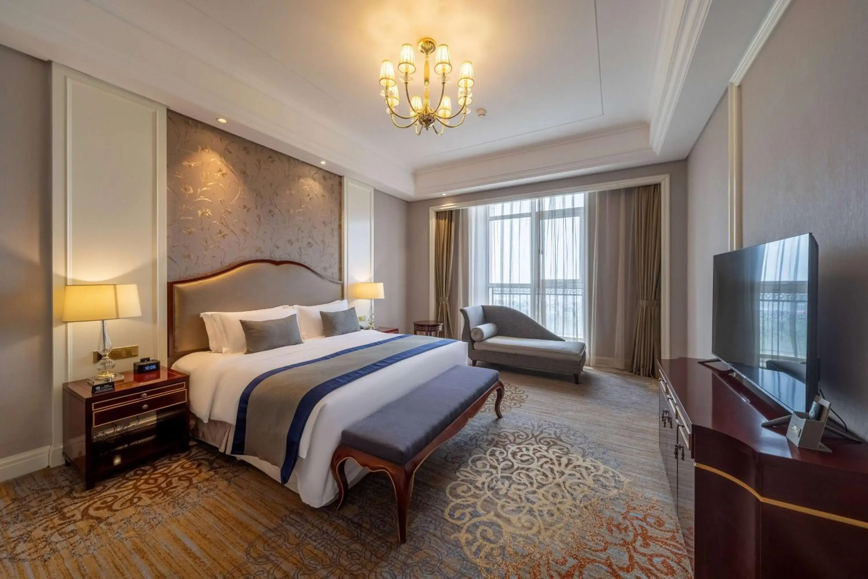 Deluxe King Suite - Non-Smoking in Howard Johnson Junhe Hot Springs Resort Beijing北京君和豪生温泉酒店 Deluxe King Suite - Non-Smoking in Howard Johnson Junhe Hot Springs Resort Beijing北京君和豪生温泉酒店