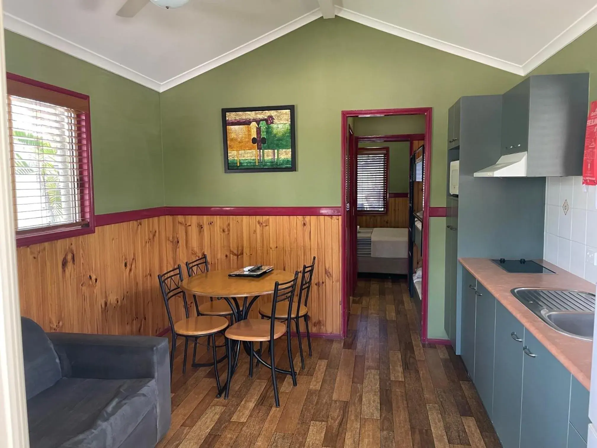 Chalet in Aussie Outback Oasis Holiday Park Chalet in Aussie Outback Oasis Holiday Park