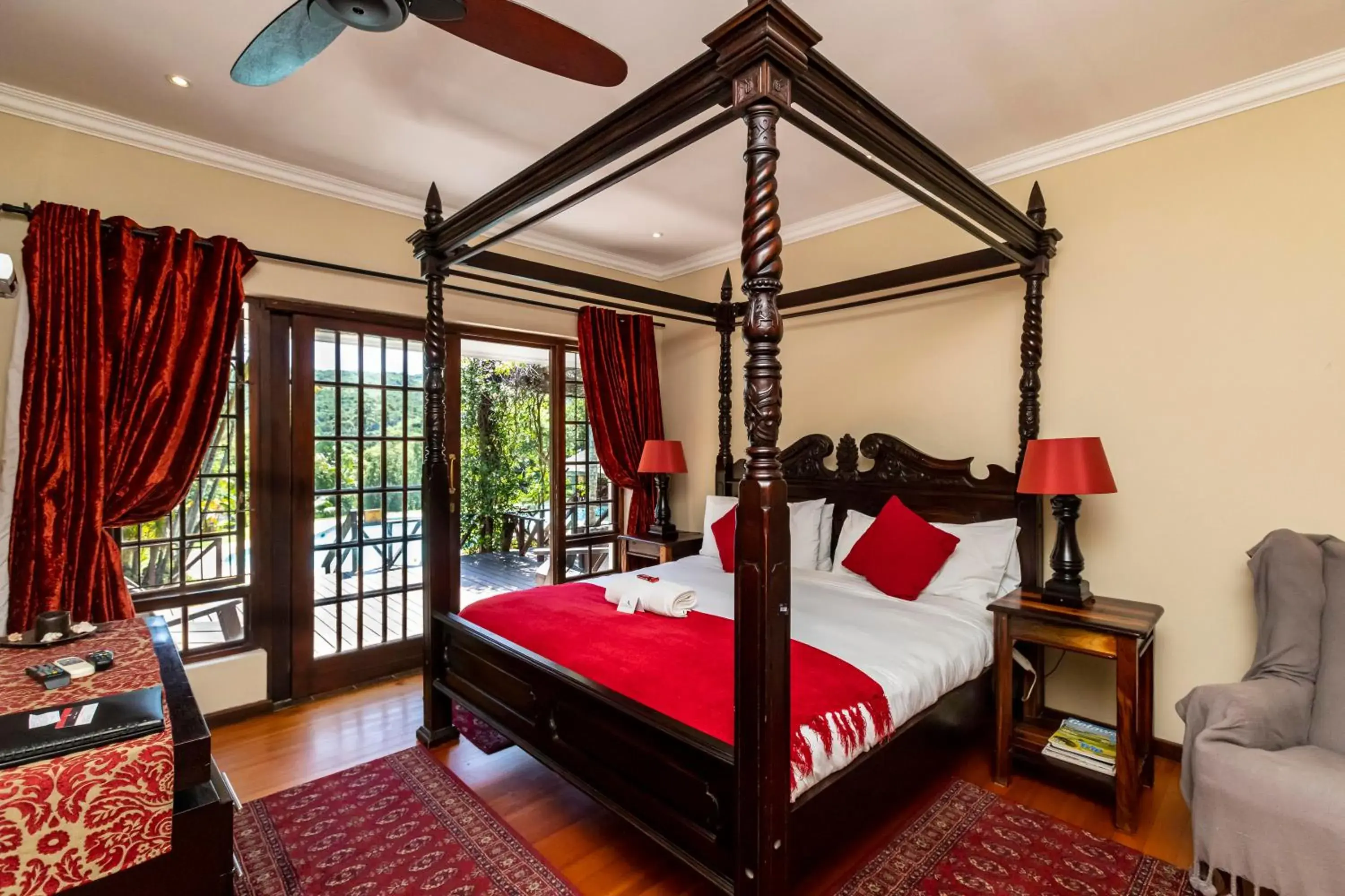 Deluxe Double Room - single occupancy in Fish Eagle Manor Deluxe Double Room - single occupancy in Fish Eagle Manor