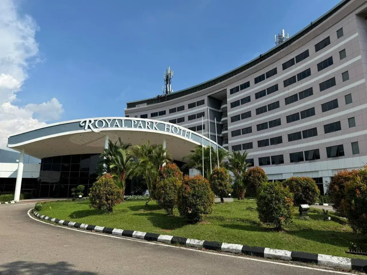 ROYAL PARK HOTEL @ UNITEN ROYAL PARK HOTEL @ UNITEN