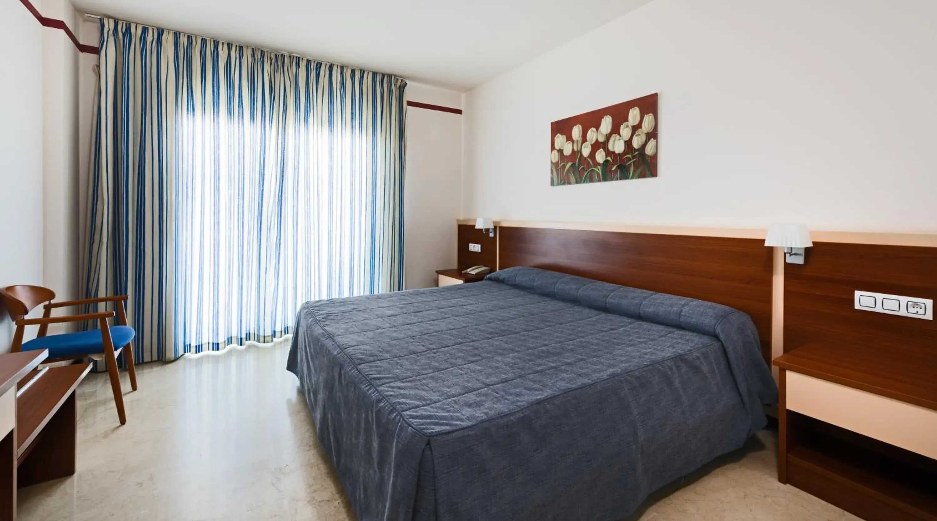 King Room with Sea View in Hotel Sun Palace Albir & Spa King Room with Sea View in Hotel Sun Palace Albir & Spa