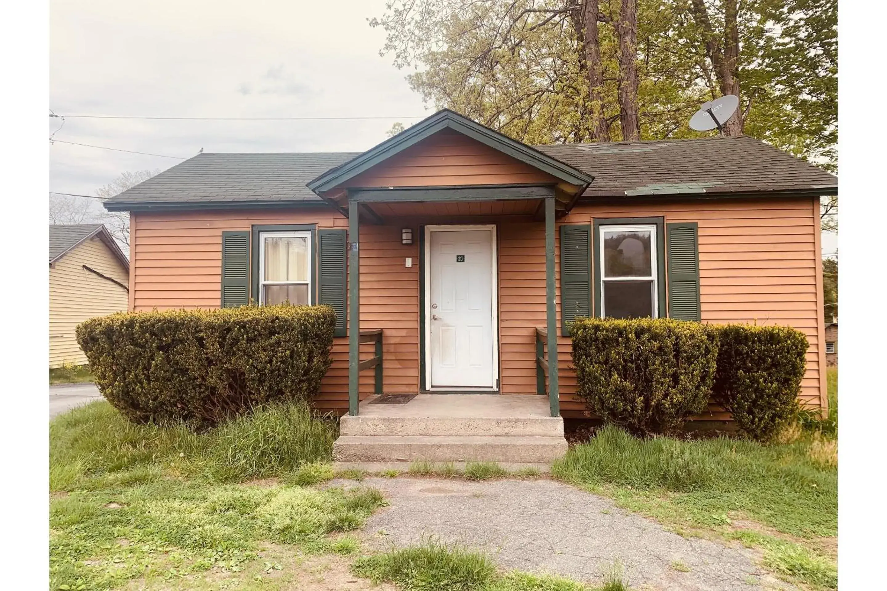 Studio - King in Werry's Cottages and Pub By OYO East Stroudsborg - Weekly Stays Studio - King in Werry's Cottages and Pub By OYO East Stroudsborg - Weekly Stays