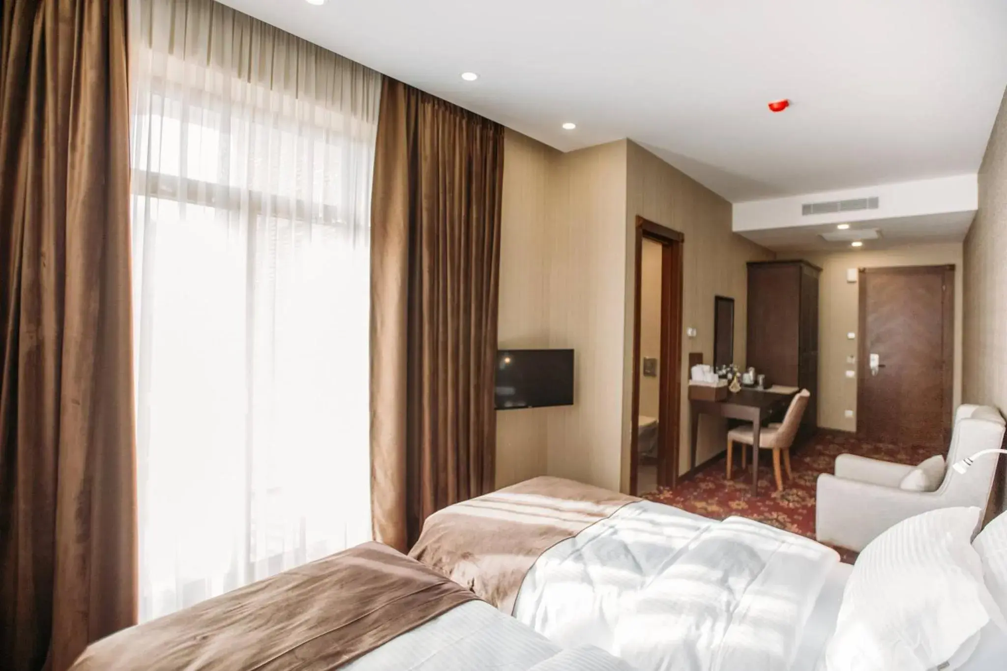 Double or Twin Room with Balcony in sota metekhi hotel Double or Twin Room with Balcony in sota metekhi hotel