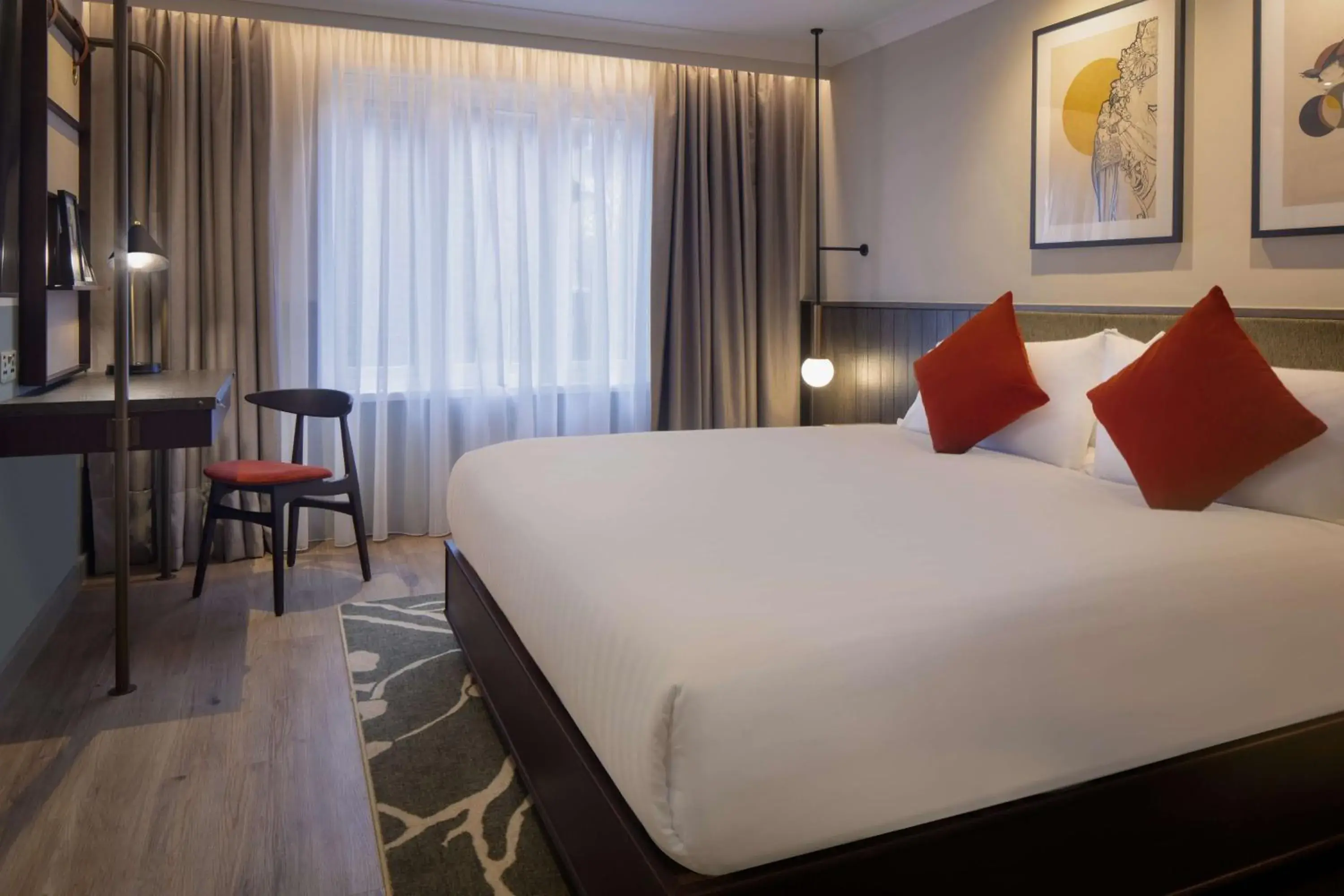 King Guest Room in The Samuel Ryder Hotel St Albans, Tapestry Collection Hilton King Guest Room in The Samuel Ryder Hotel St Albans, Tapestry Collection Hilton