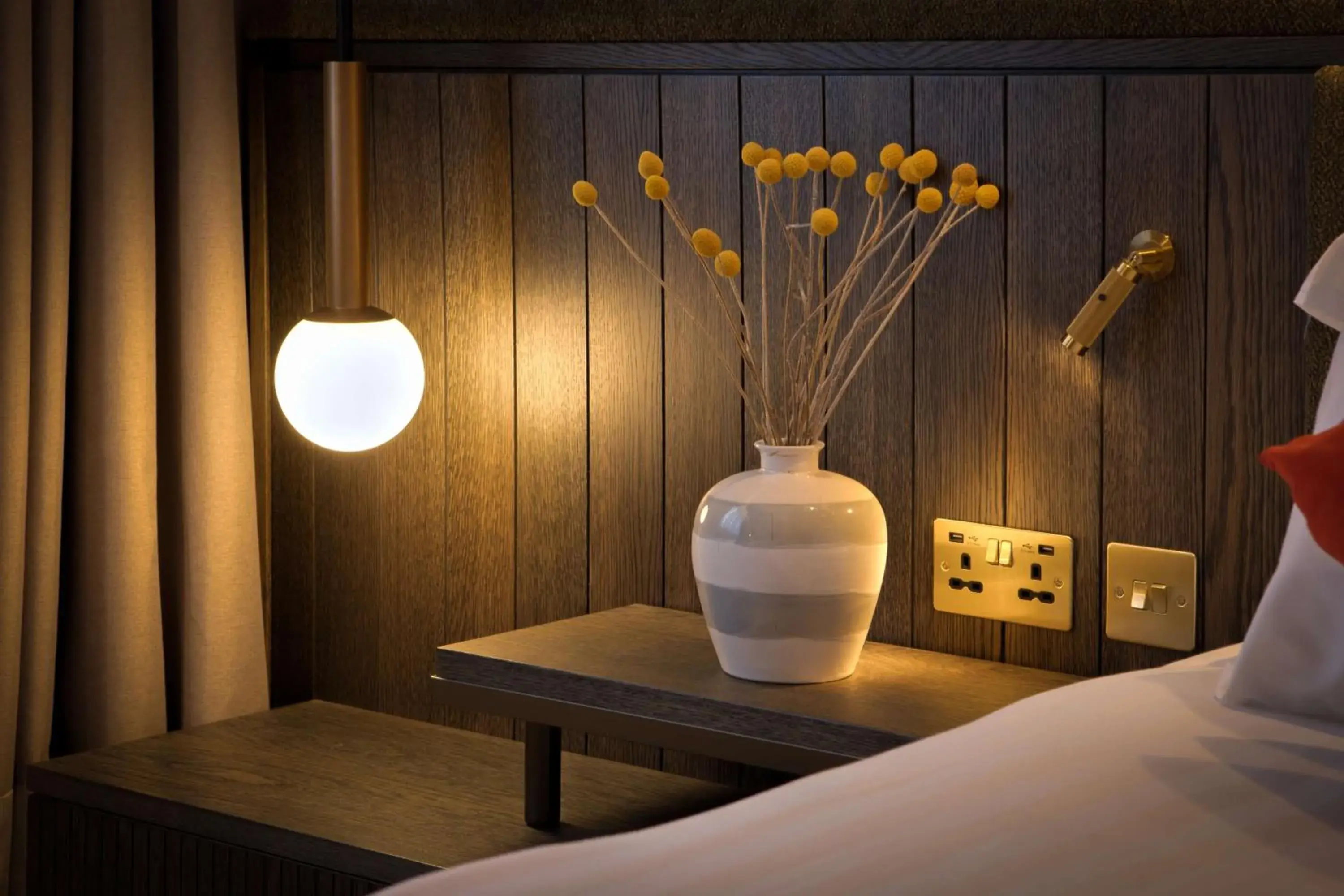 Deluxe King Room in The Samuel Ryder Hotel St Albans, Tapestry Collection Hilton Deluxe King Room in The Samuel Ryder Hotel St Albans, Tapestry Collection Hilton