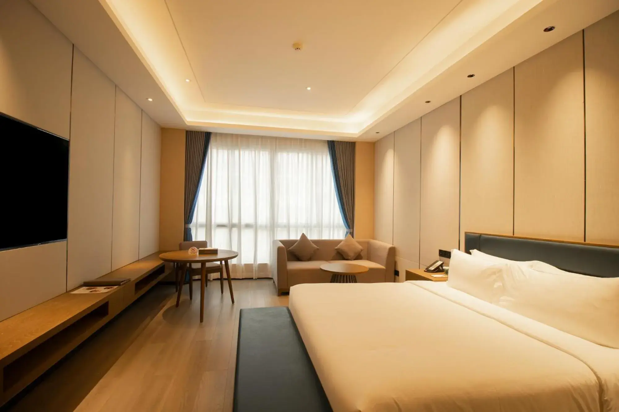 King Room with Pool View in DongHu Resort Hotel King Room with Pool View in DongHu Resort Hotel