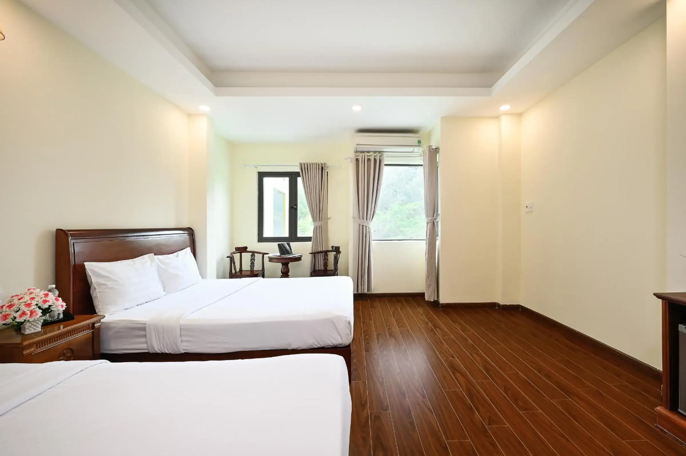 Deluxe Family Room in Red Sun Airport Saigon Hotel Deluxe Family Room in Red Sun Airport Saigon Hotel