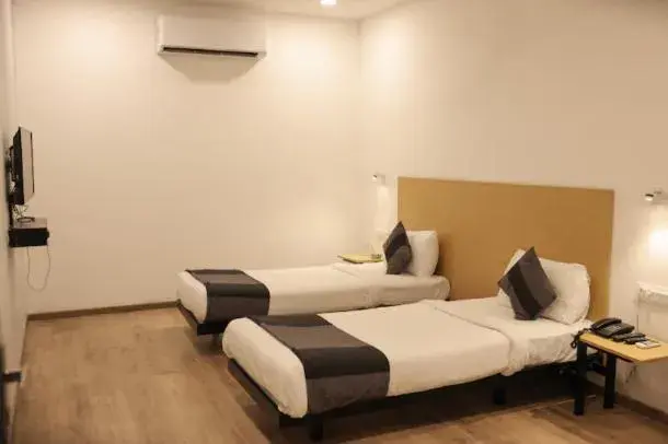 Twin Room in Hotel Signature, Nagpur Twin Room in Hotel Signature, Nagpur