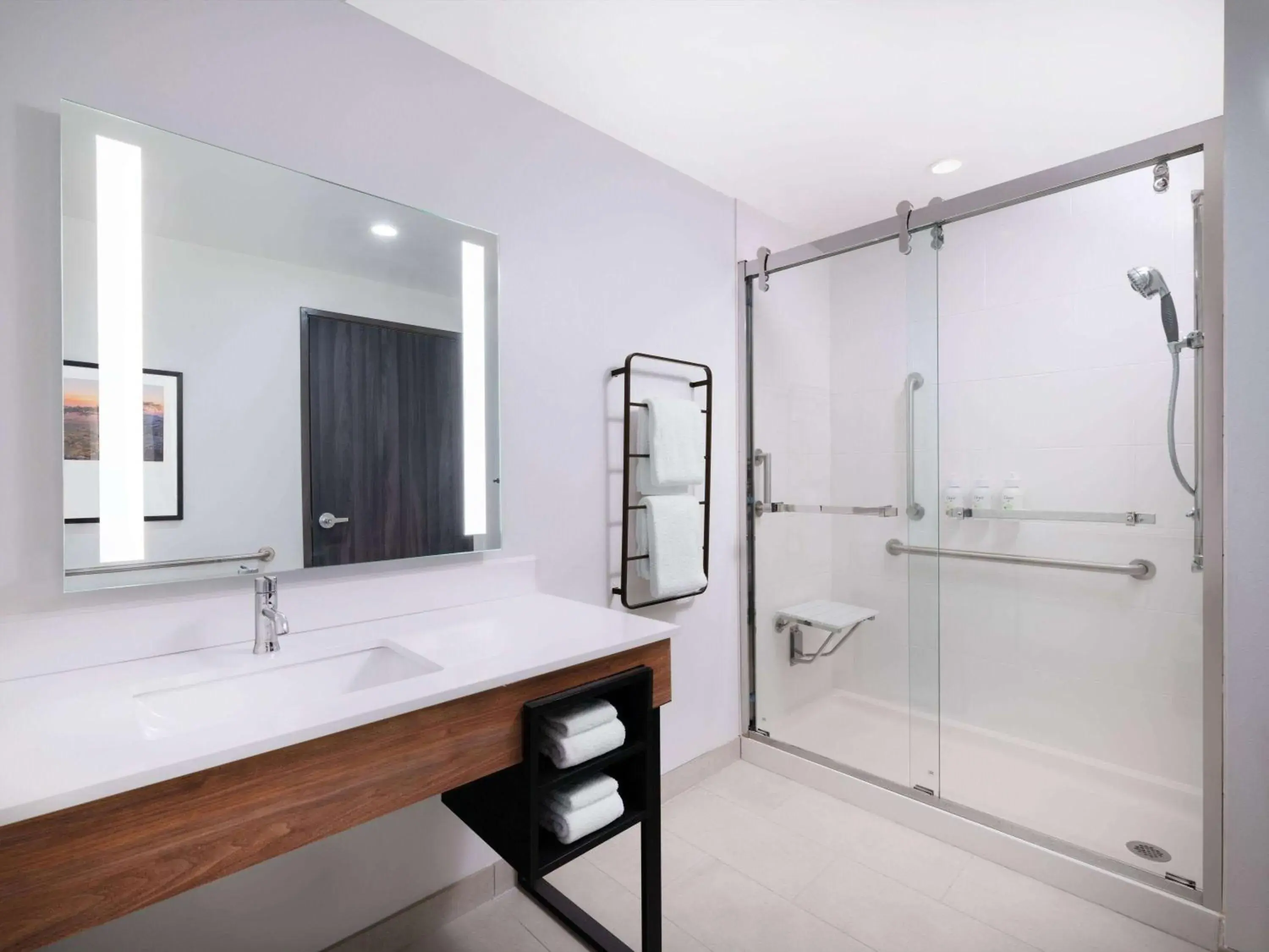 Queen Room with Two Queen Beds and Bath Tub - Mobility/Hearing Accessible - Non-Smoking in La Quinta by Wyndham Chelsea Birmingham Queen Room with Two Queen Beds and Bath Tub - Mobility/Hearing Accessible - Non-Smoking in La Quinta by Wyndham Chelsea Birmingham