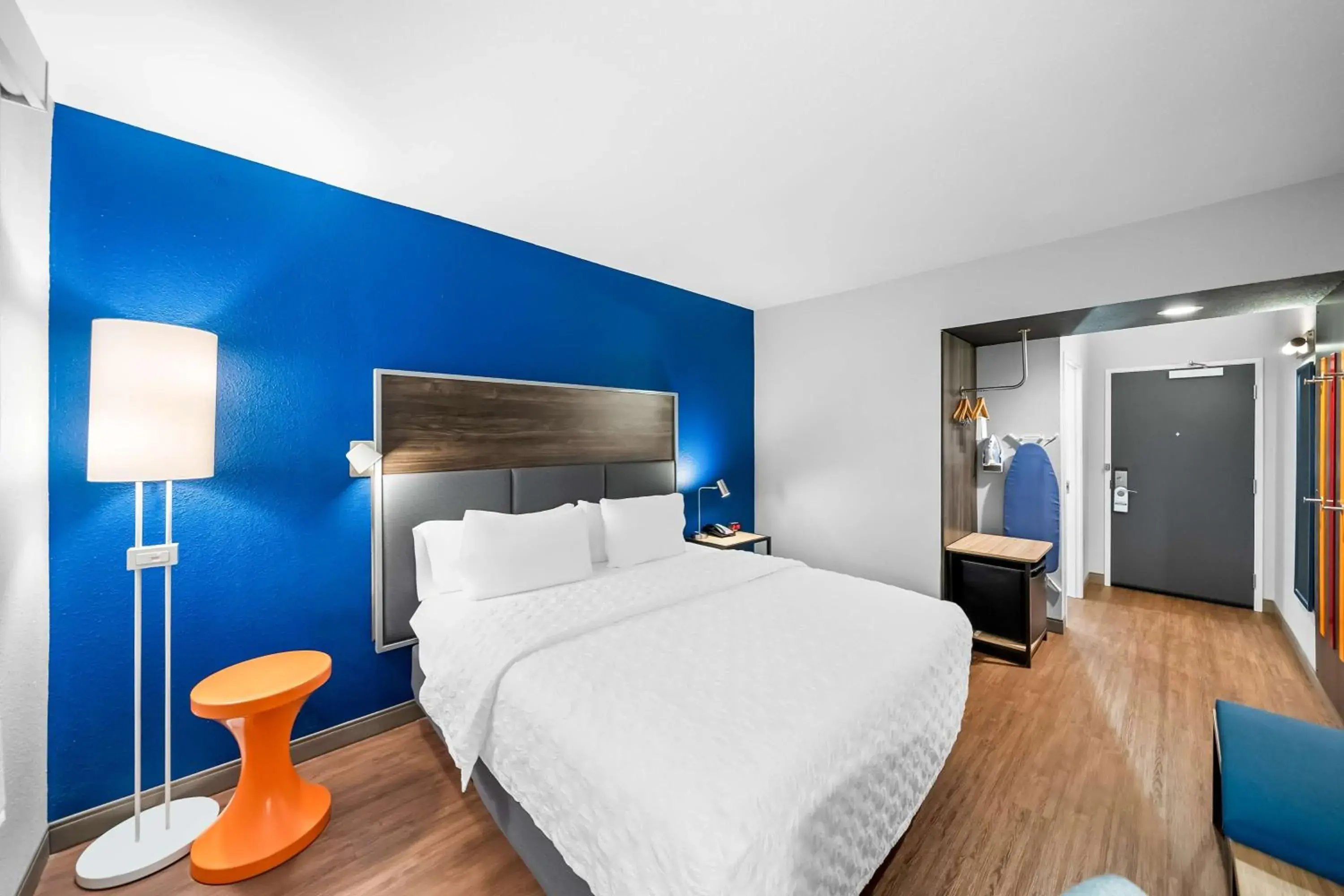 King Room with Walk-In Shower in Tru by Hilton Plano Hwy 75 King Room with Walk-In Shower in Tru by Hilton Plano Hwy 75