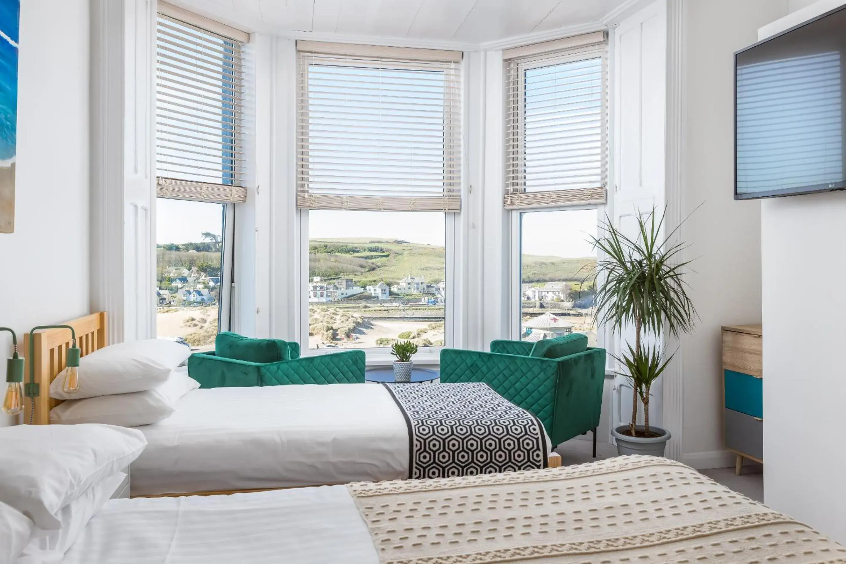Sea View Double Twin En-suite in The Edge Of The Beach formally The Edgcumbe Hotel Sea View Double Twin En-suite in The Edge Of The Beach formally The Edgcumbe Hotel