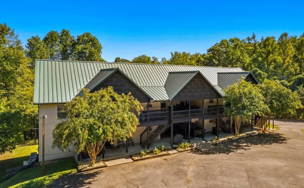 Poplar Point Condo Unit 12B by Eden Crest Poplar Point Condo Unit 12B by Eden Crest