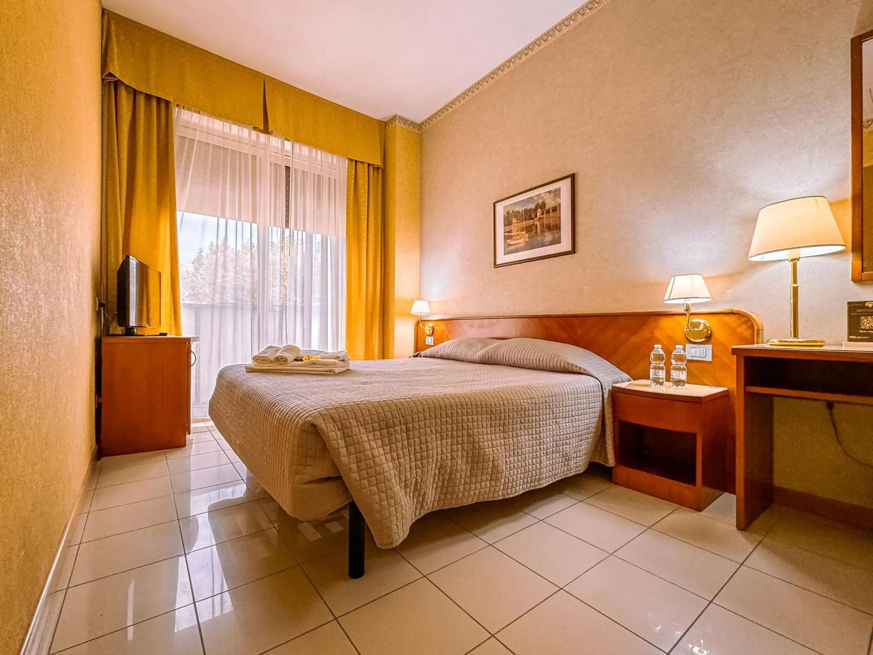 Small Double or Twin Room in Hotel Remin Plaza Small Double or Twin Room in Hotel Remin Plaza