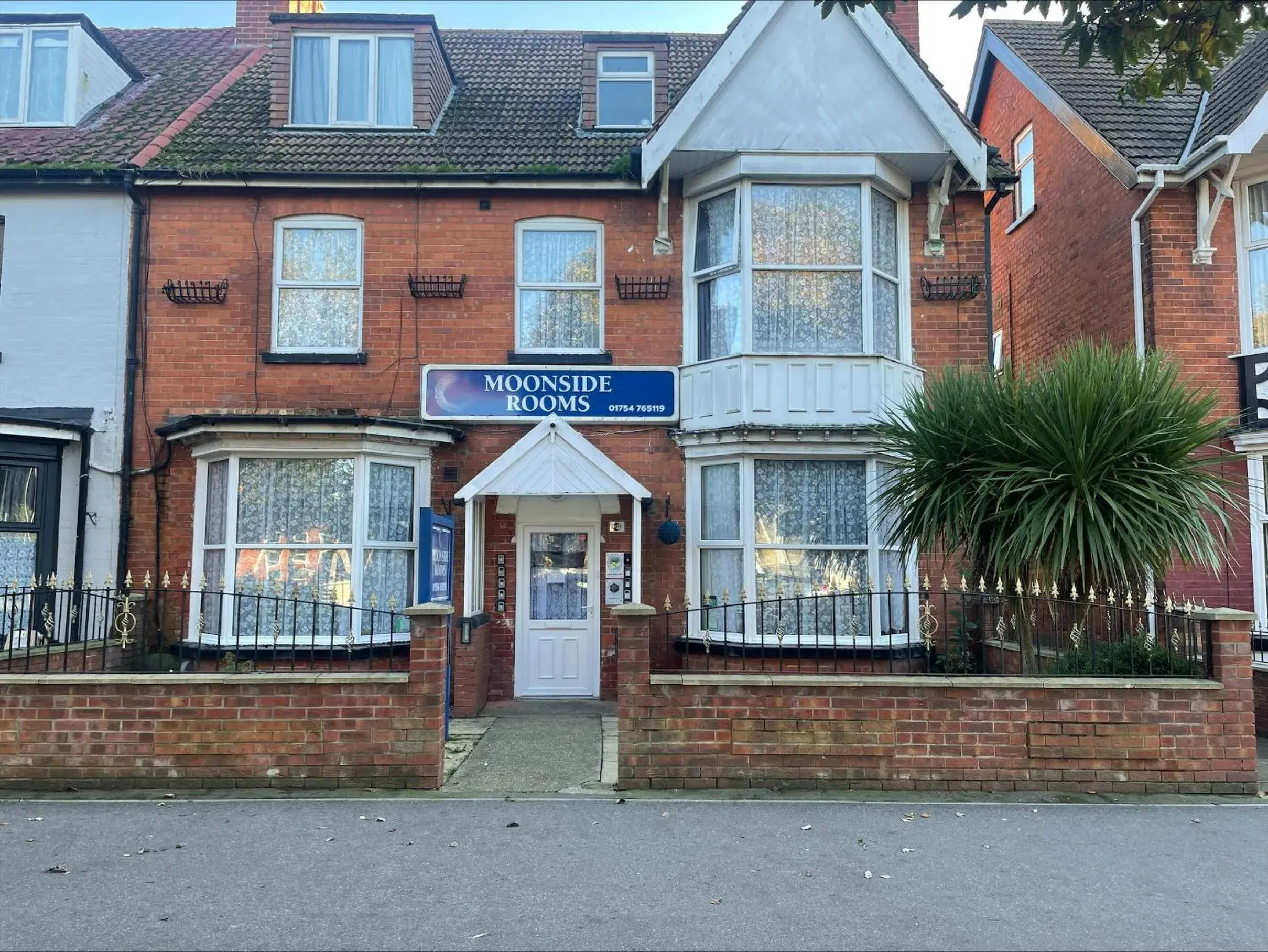 Moonside Rooms Moonside Rooms