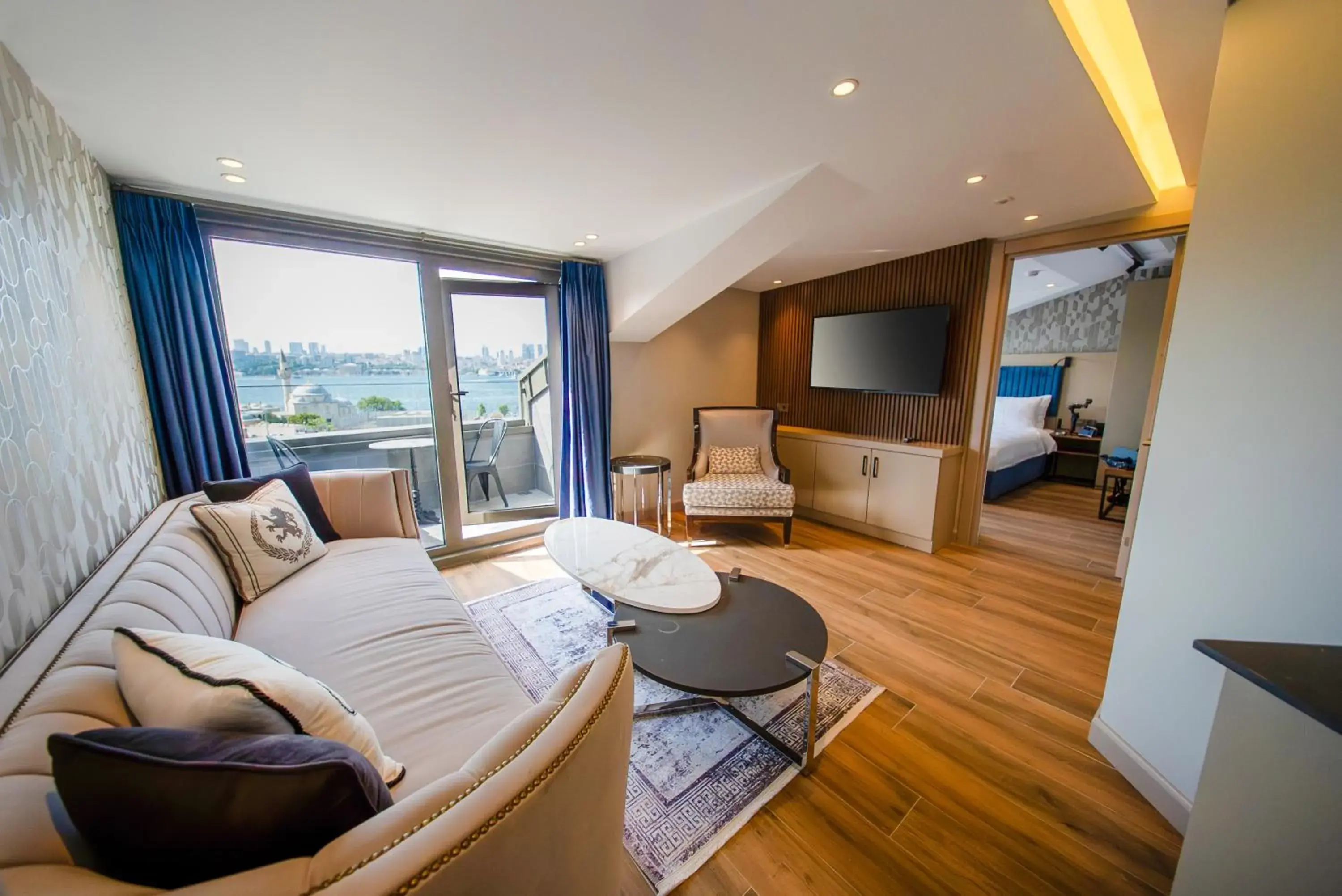 King Suite with Balcony in The Palm Bosphorus Hotel King Suite with Balcony in The Palm Bosphorus Hotel