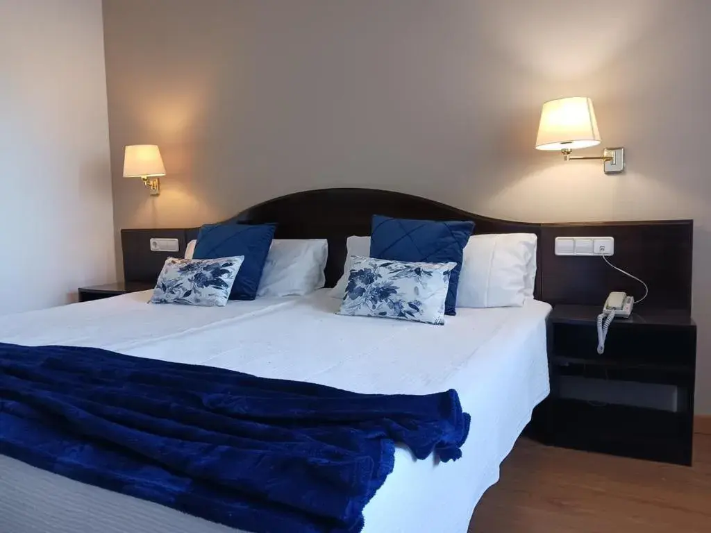 Superior Double or Twin Room in Hotel Villa de Biar Superior Double or Twin Room in Hotel Villa de Biar