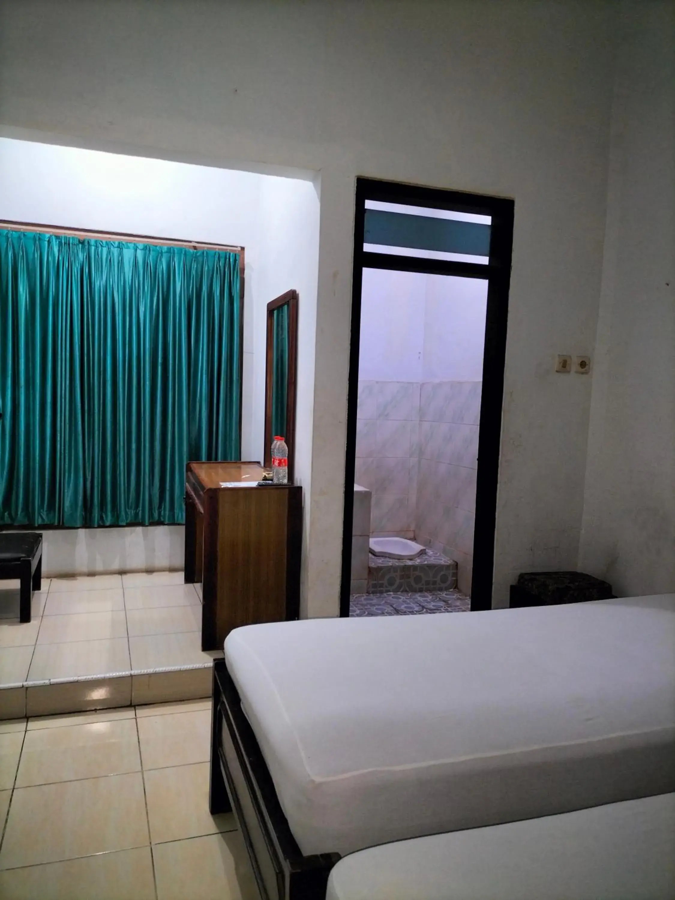 Standard Double or Twin Room in Hotel Kudus Permata Standard Double or Twin Room in Hotel Kudus Permata