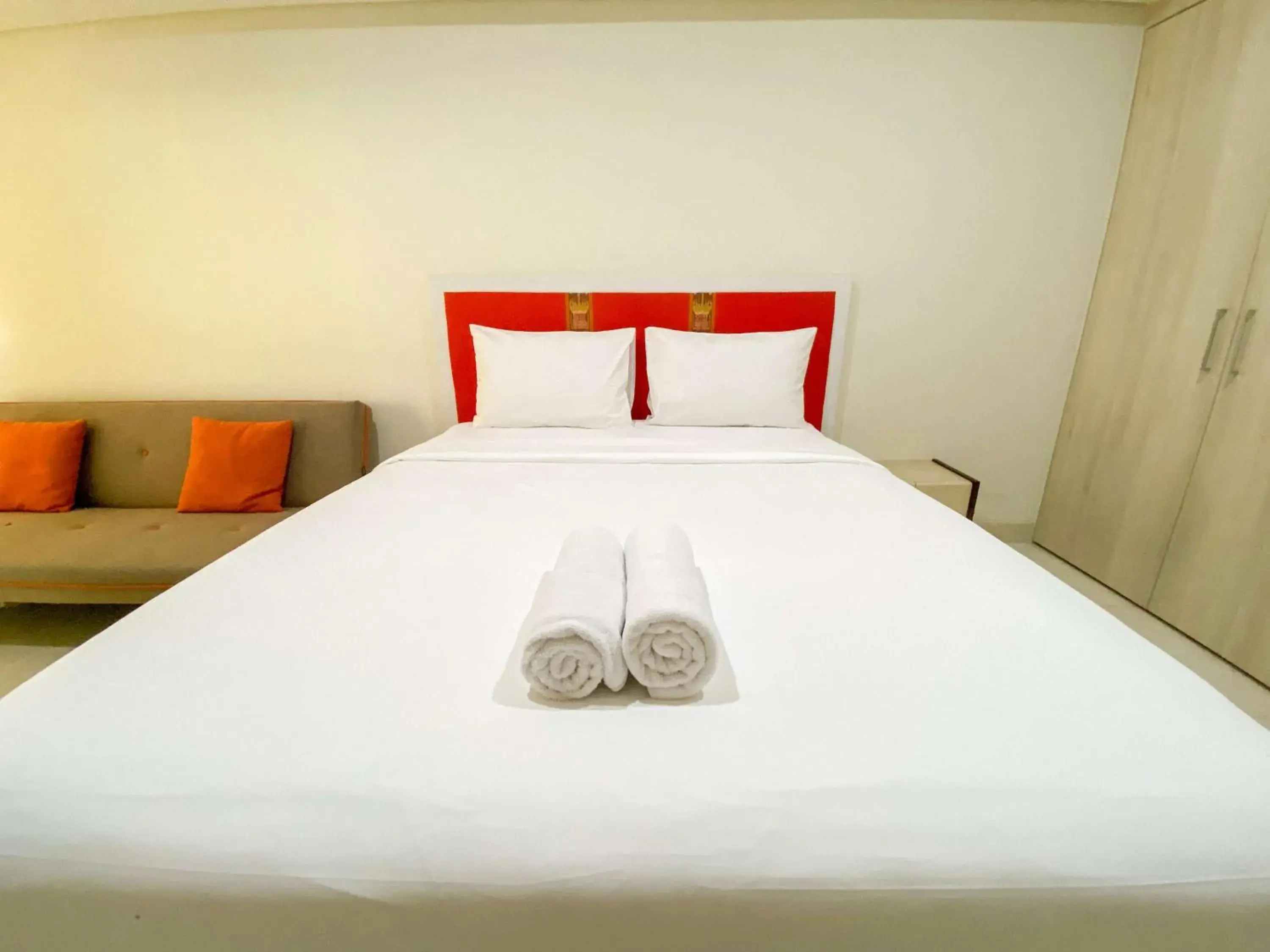 Good Deal Studio Apartment at Warhol (W/R) Residences By Travelio Good Deal Studio Apartment at Warhol (W/R) Residences By Travelio