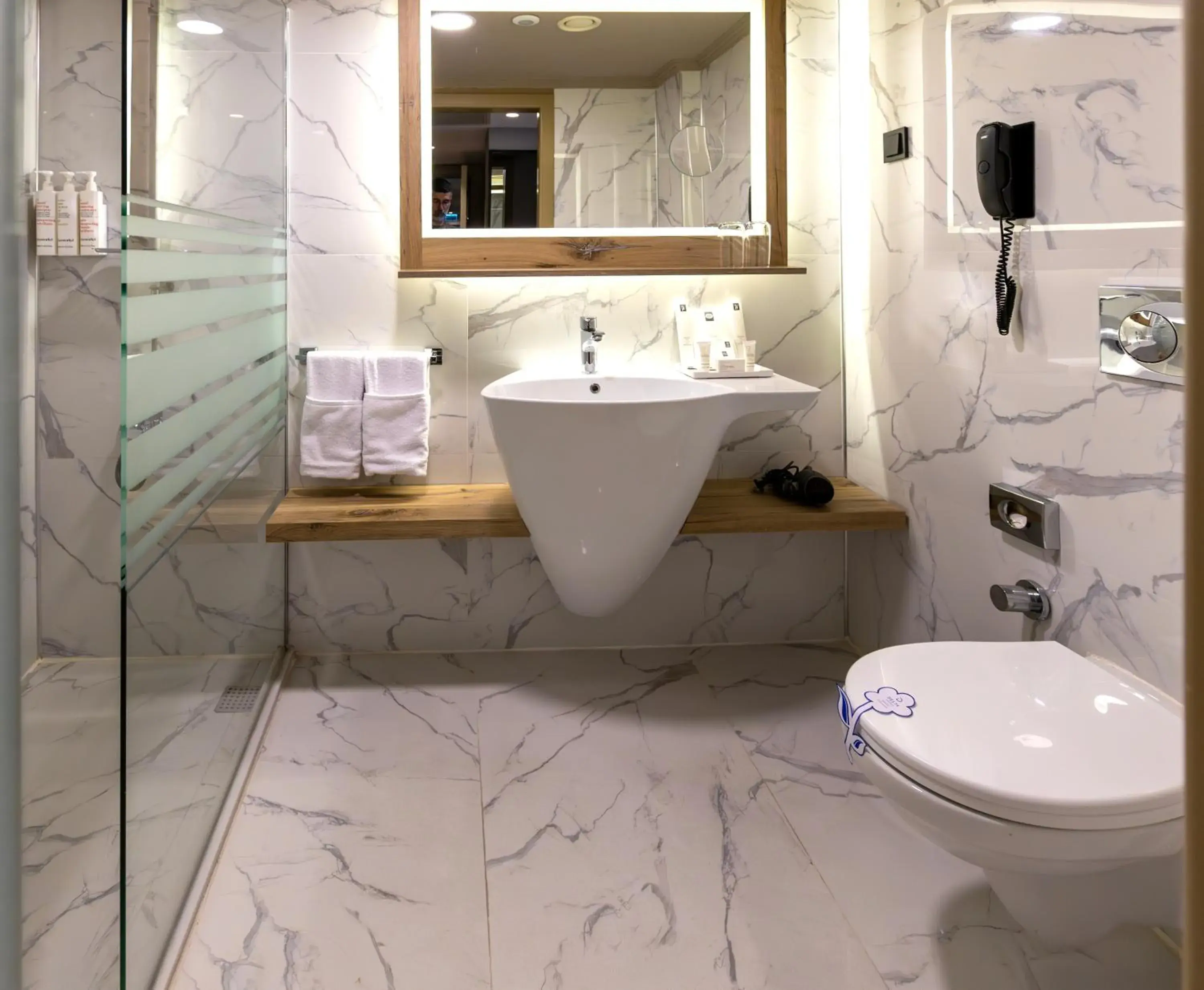 Standard Twin Room with Partial Sea View in Delta Hotels by Marriott Antalya Lara - Adult Only 18 Plus Standard Twin Room with Partial Sea View in Delta Hotels by Marriott Antalya Lara - Adult Only 18 Plus