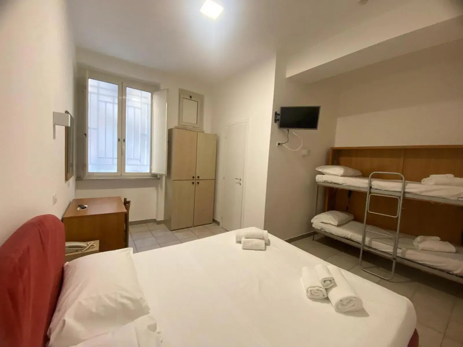 Classic Quadruple Room in Casa per Ferie Santa Maria alle Fornaci Classic Quadruple Room in Casa per Ferie Santa Maria alle Fornaci