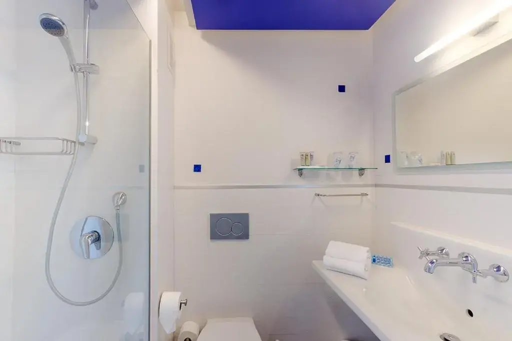 Quadruple Room in Hotel Meridional Quadruple Room in Hotel Meridional