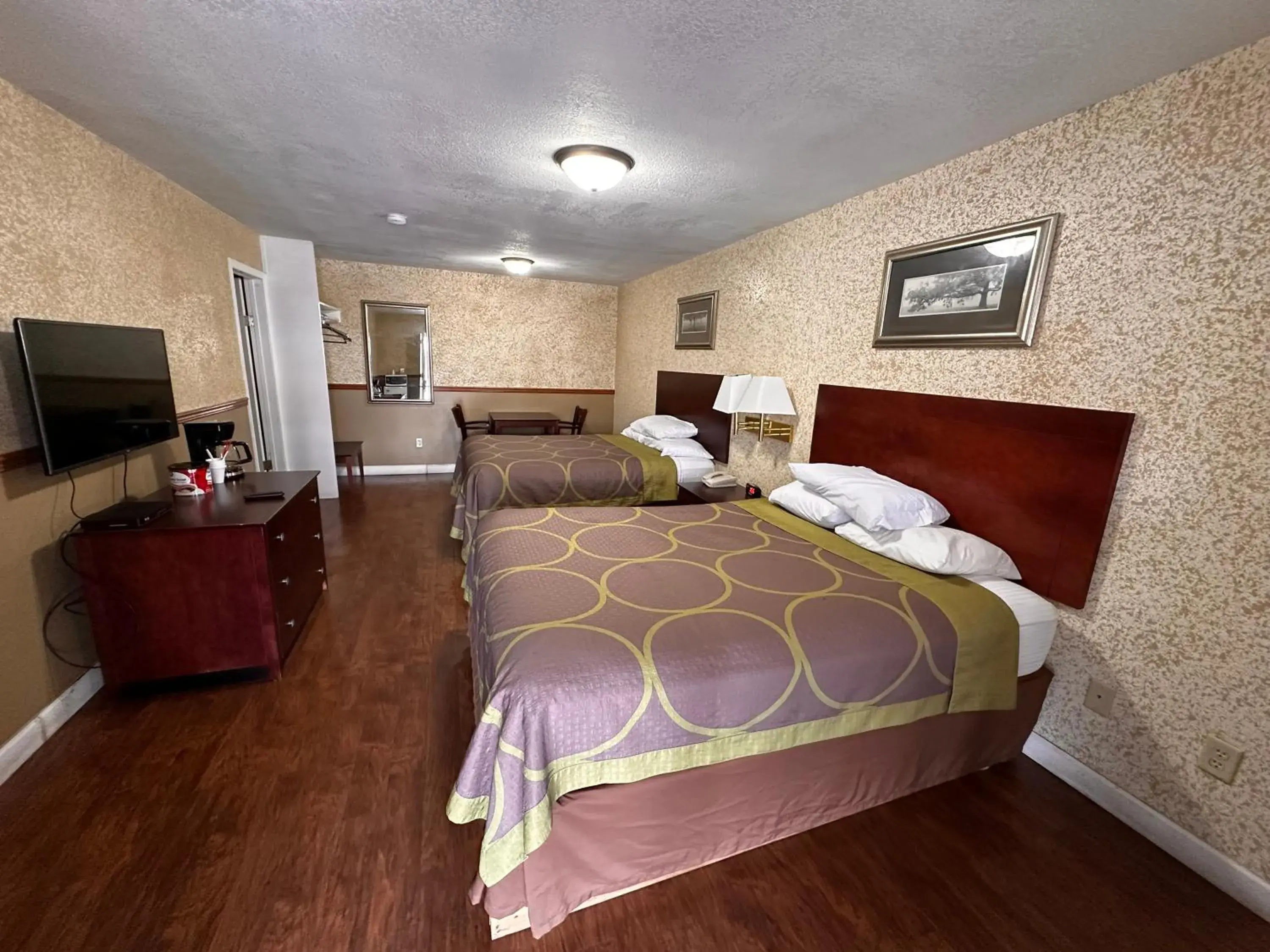 Double Room in budget inn Double Room in budget inn