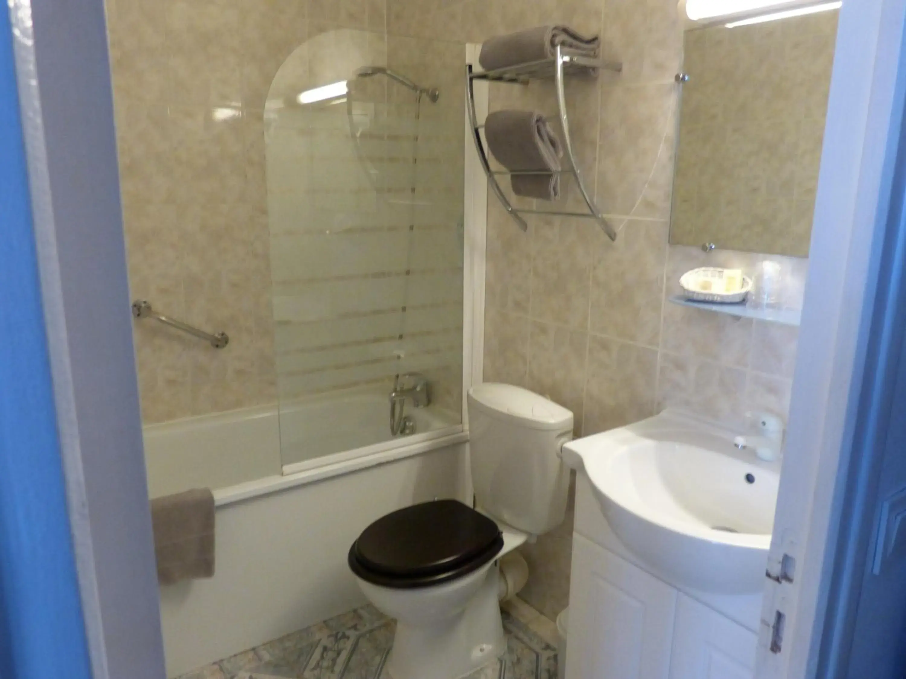 Superior Double Room in Hôtel Restaurant "Le Relais" Superior Double Room in Hôtel Restaurant "Le Relais"