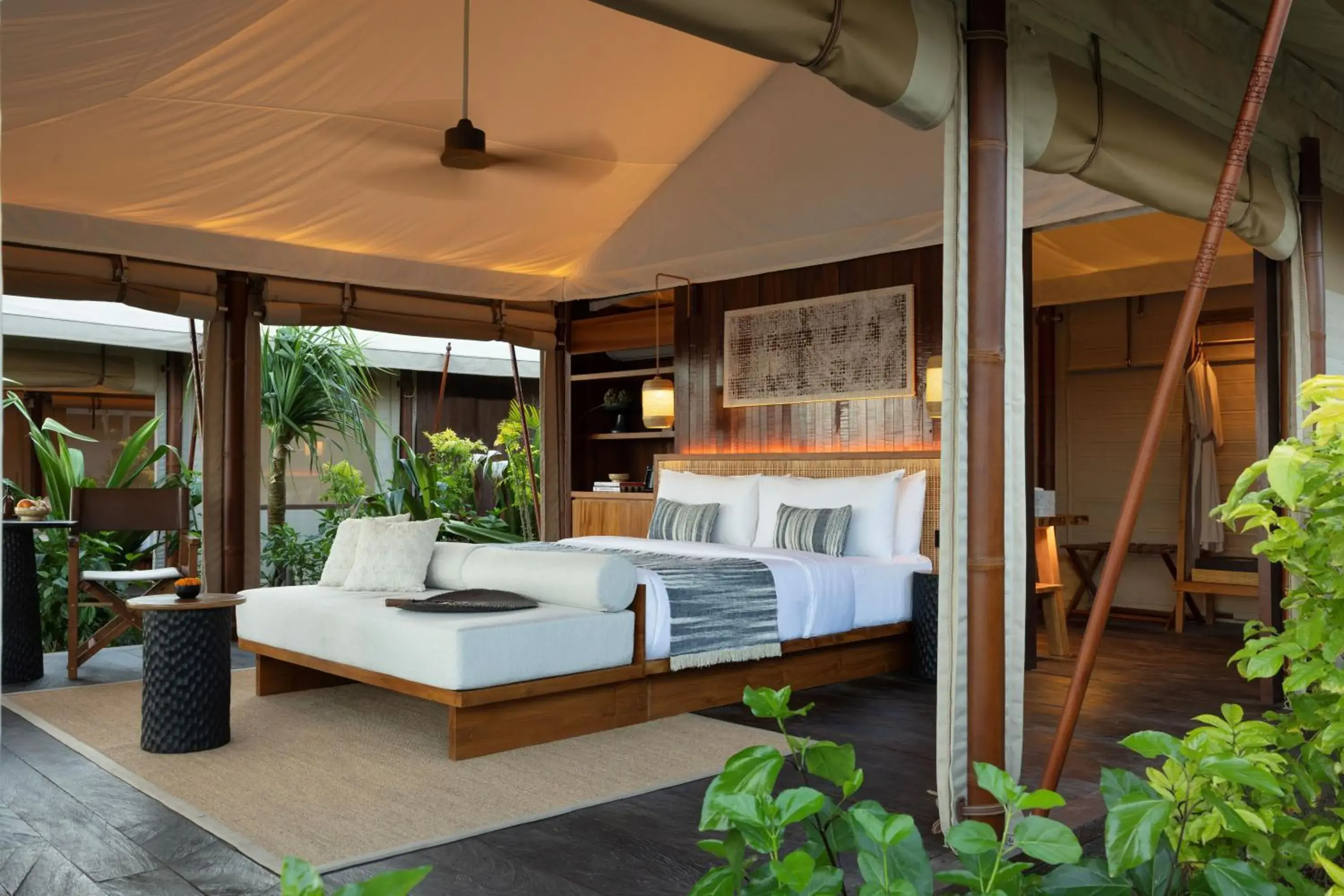 Deluxe Suite in ARNA Suites and Ocean Lounge Deluxe Suite in ARNA Suites and Ocean Lounge