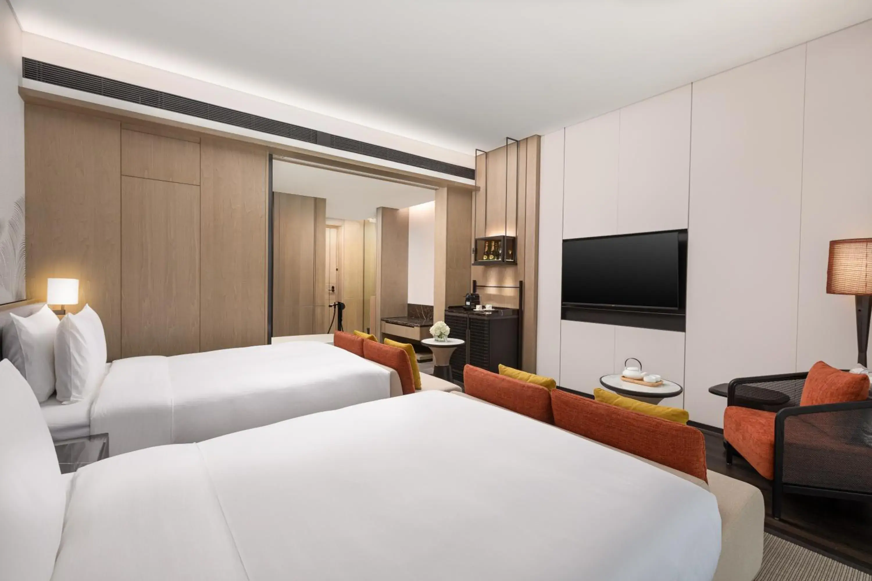 Standard Double Room with Two Double Beds and Courtyard Access in Hotel Indigo Beidaihe Standard Double Room with Two Double Beds and Courtyard Access in Hotel Indigo Beidaihe