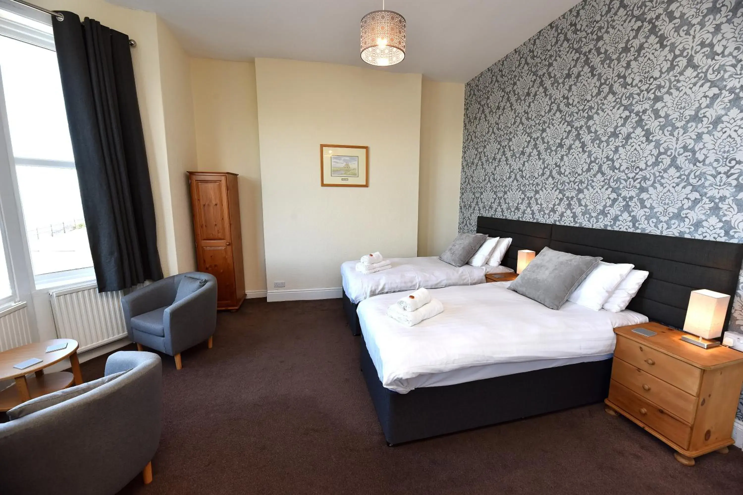 Double or Twin Room with Bathroom in Phoenix Court Hotel Double or Twin Room with Bathroom in Phoenix Court Hotel