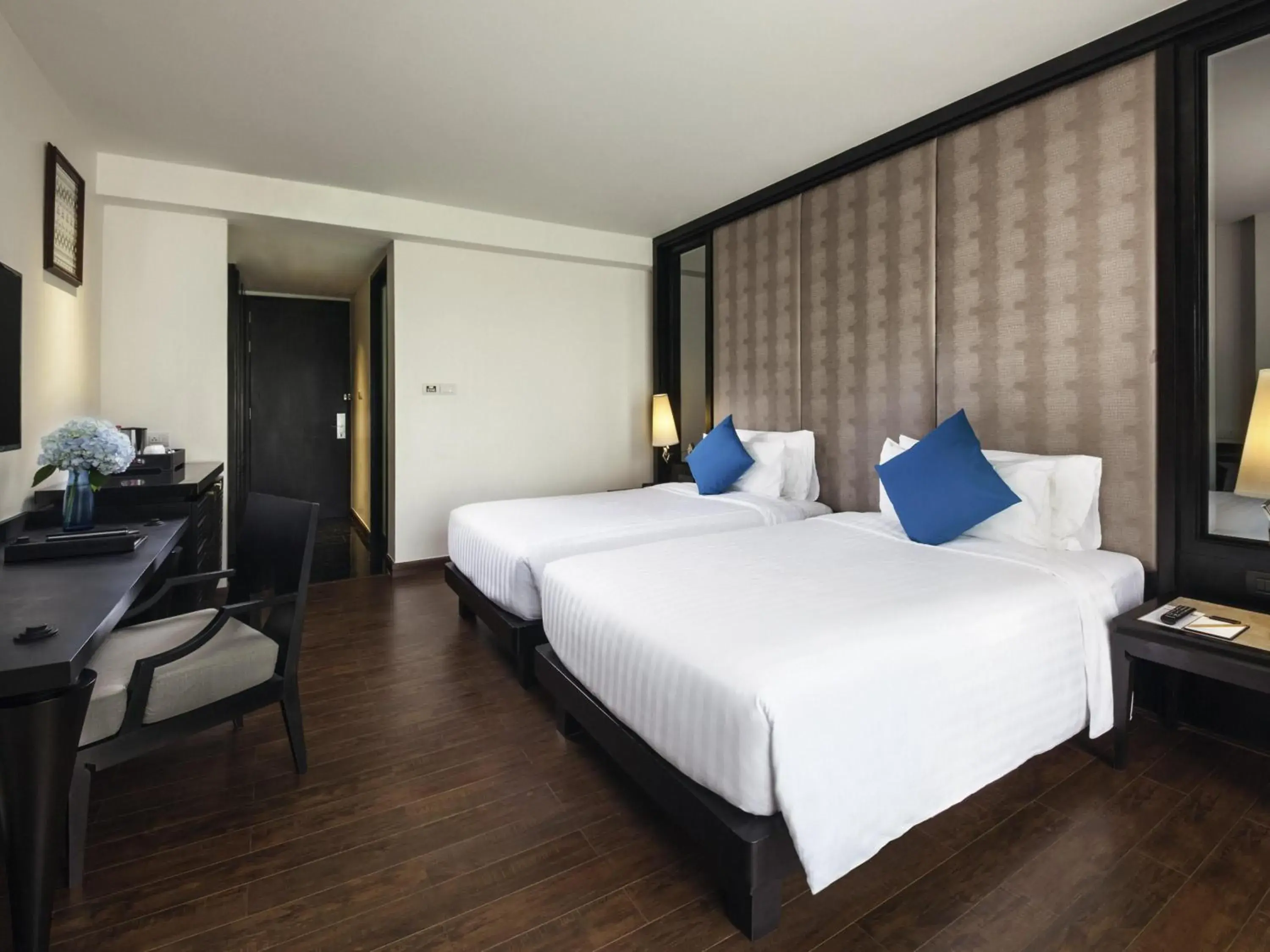 Superior Twin Room in Mövenpick Hotel Sukhumvit 15 Bangkok Superior Twin Room in Mövenpick Hotel Sukhumvit 15 Bangkok