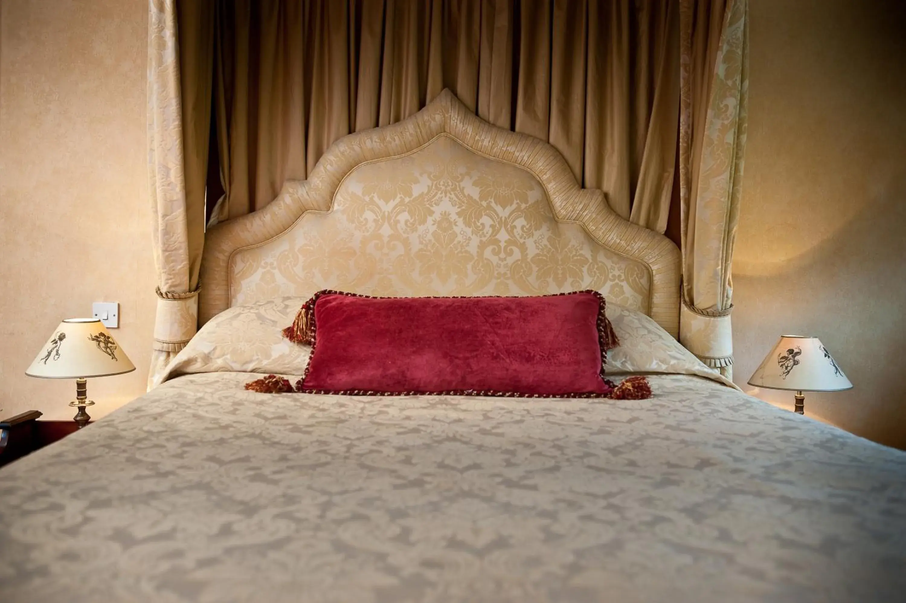 Ravenwood Hall Hotel Ravenwood Hall Hotel