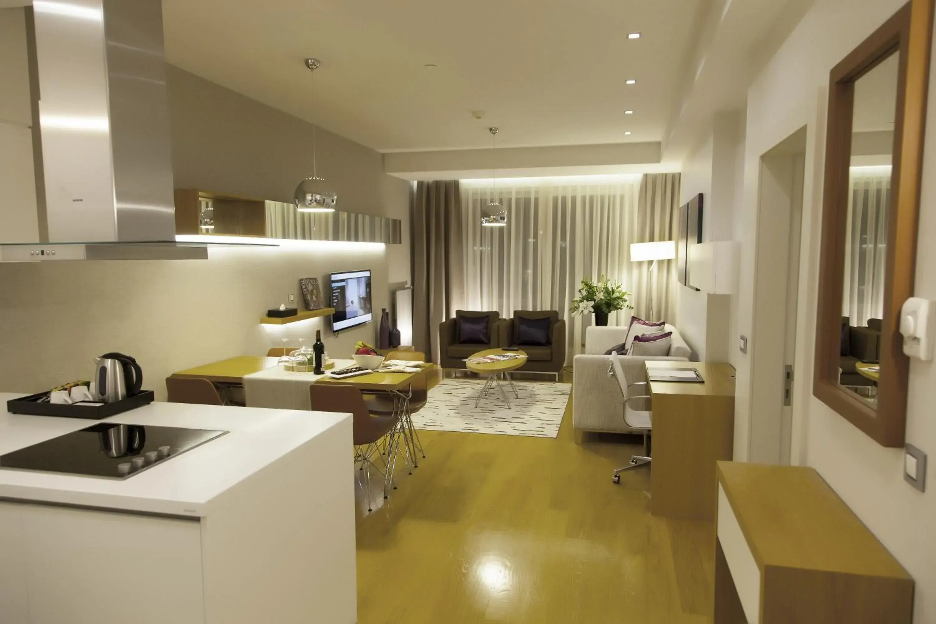 Deluxe One-Bedroom Apartment in The Leos Residence Deluxe One-Bedroom Apartment in The Leos Residence