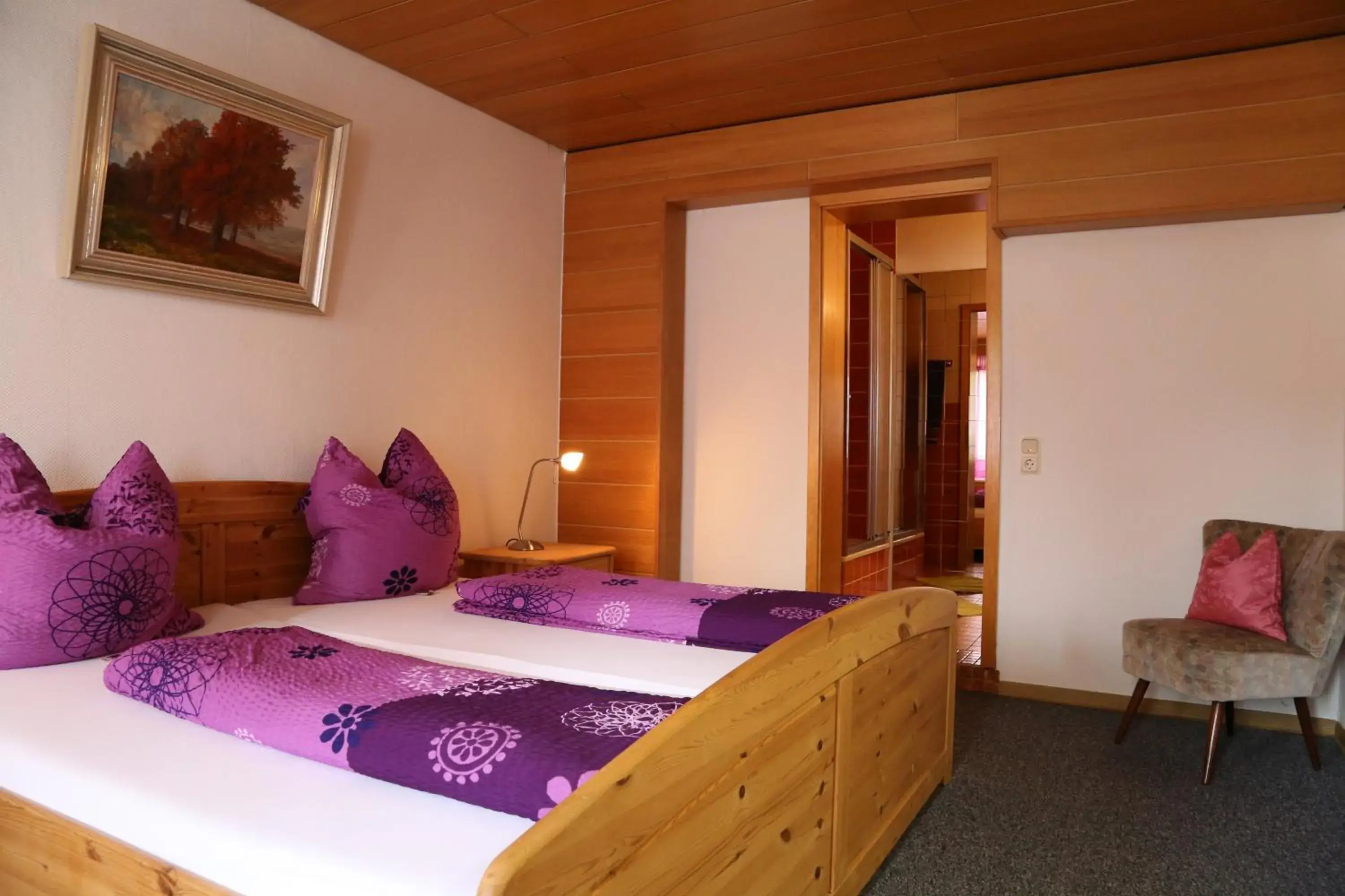 Triple Room with Bathroom - single occupancy in Hotel Bechtel Triple Room with Bathroom - single occupancy in Hotel Bechtel