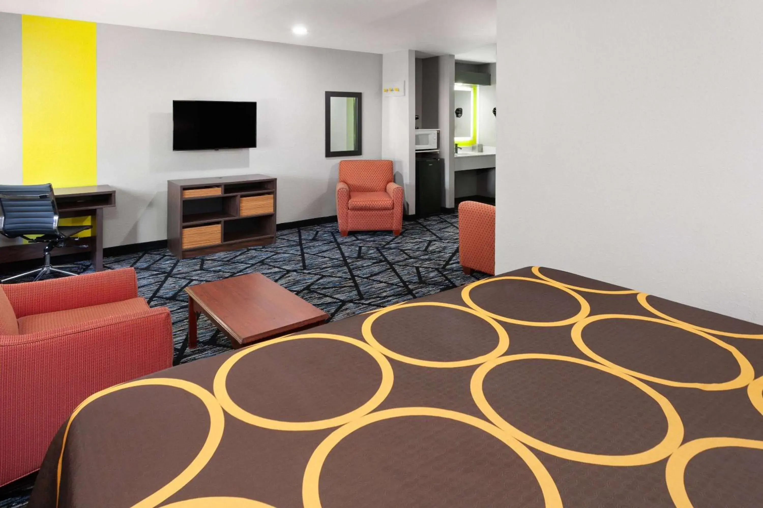 Studio King Suite - Non-Smoking in Super 8 by Wyndham Olney Studio King Suite - Non-Smoking in Super 8 by Wyndham Olney