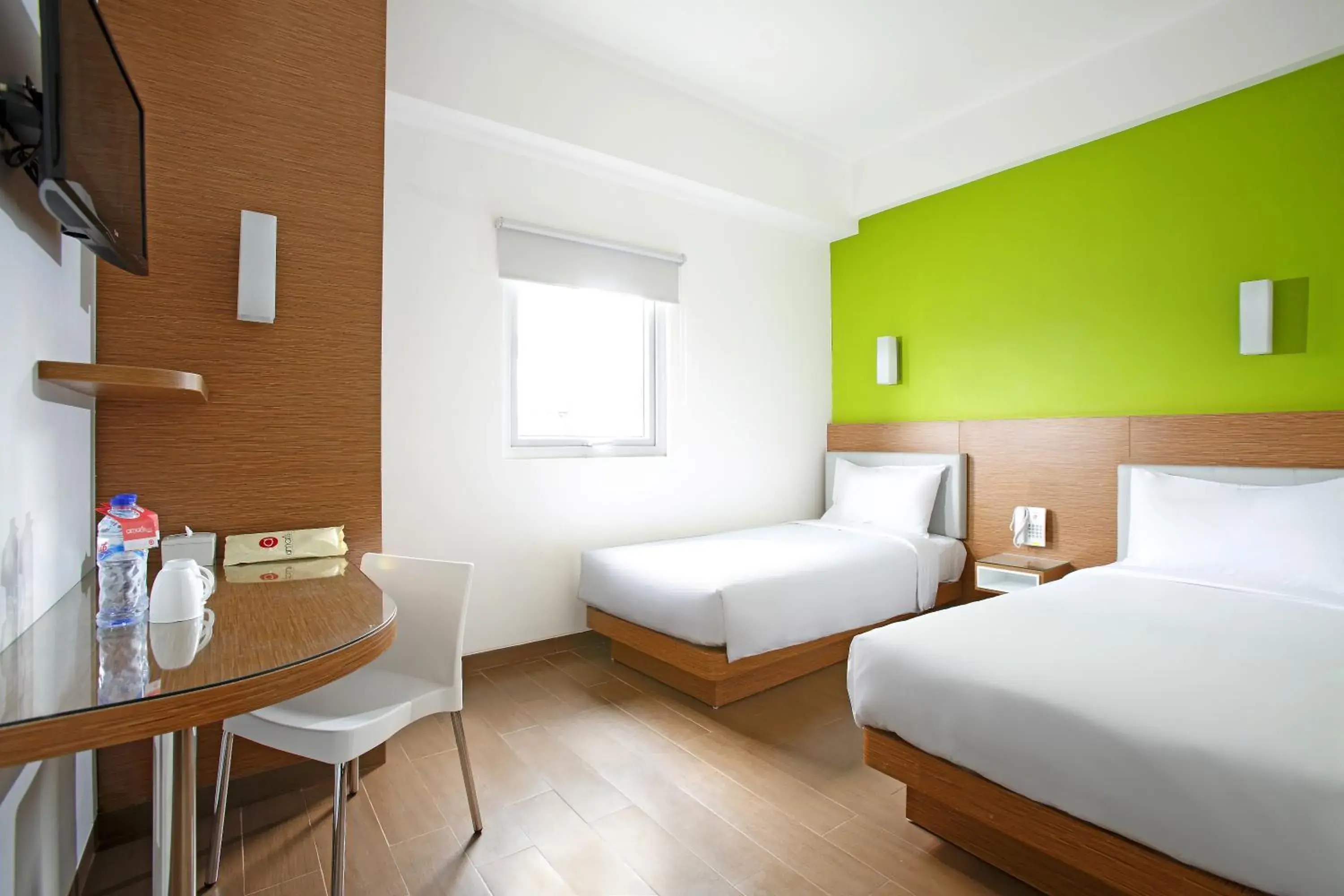 Smart Twin Room in Amaris Hotel Cilegon Smart Twin Room in Amaris Hotel Cilegon