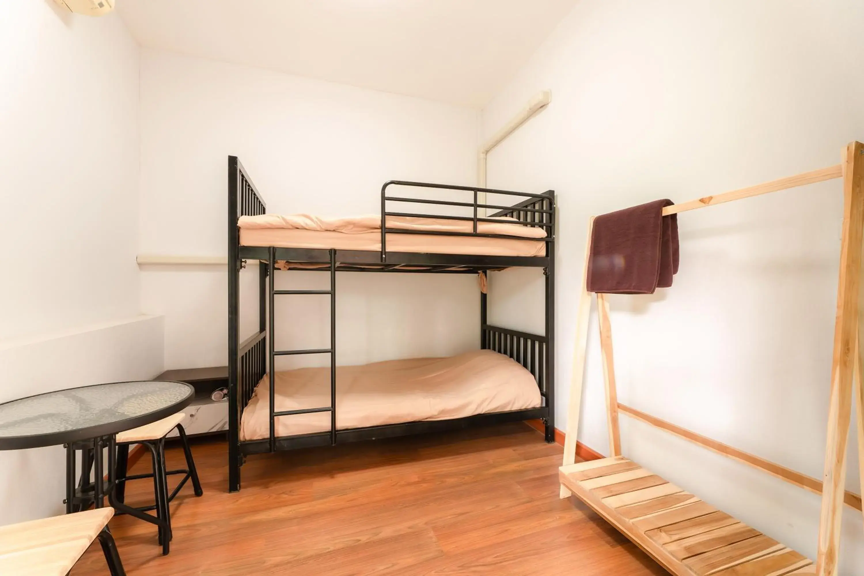 Mixed Dormitory Room in Guru Resort Chiang Mai Mixed Dormitory Room in Guru Resort Chiang Mai