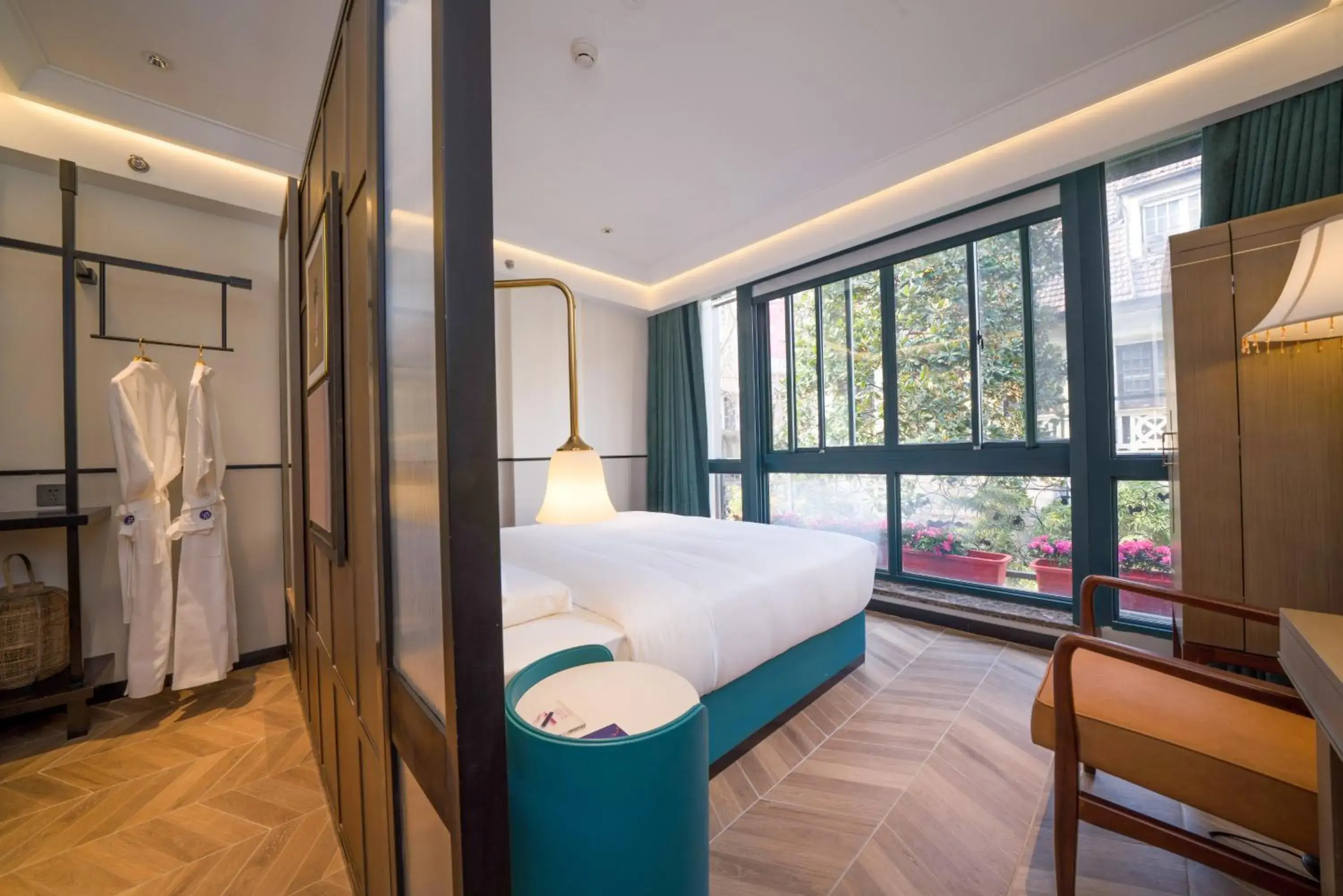 Superior Double Room in Shanghai Huaihai Mansion Superior Double Room in Shanghai Huaihai Mansion