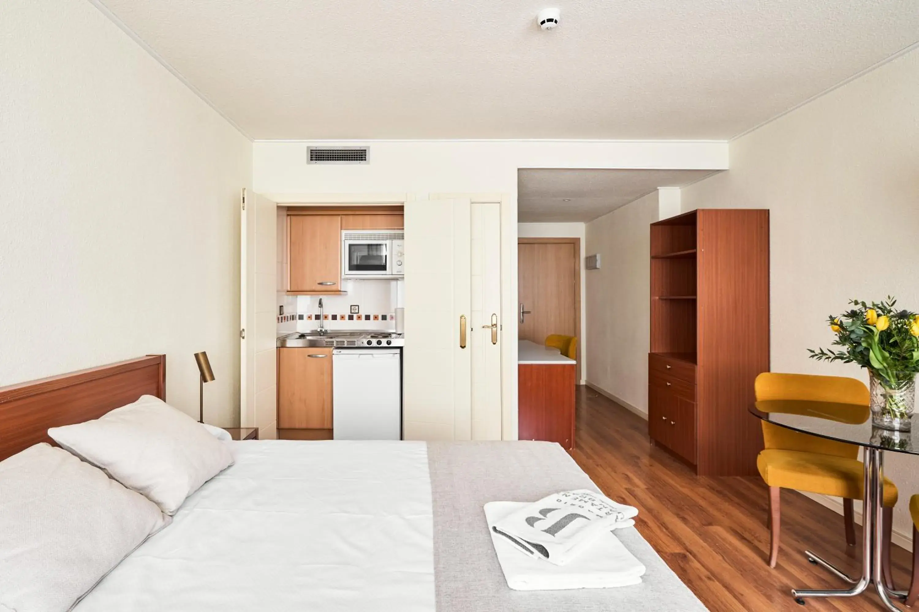 Studio with Terrace in Apartamentos Juan Bravo Studio with Terrace in Apartamentos Juan Bravo