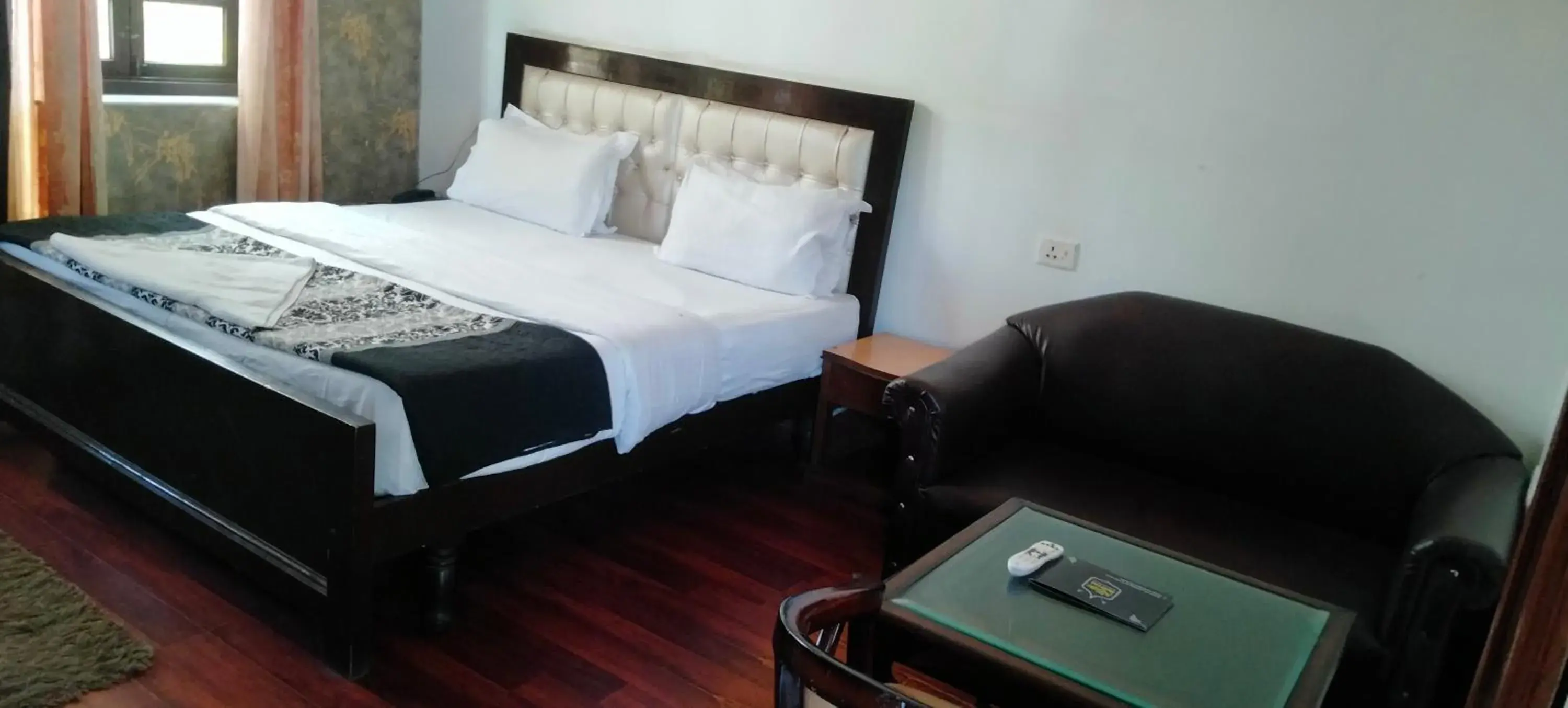 Double Room with Mountain View - single occupancy in Hotel Jungle View Retreat Double Room with Mountain View - single occupancy in Hotel Jungle View Retreat