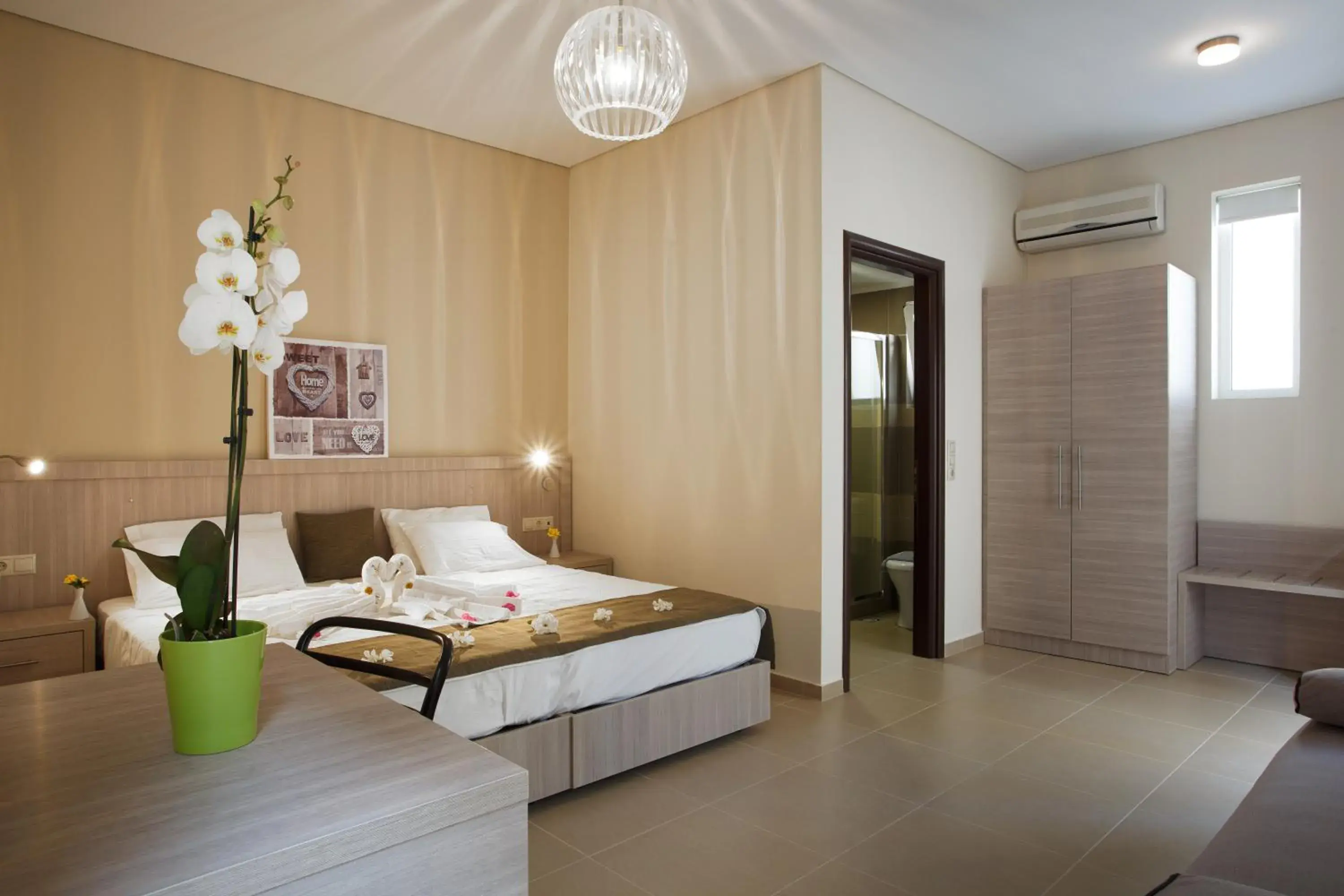 Twin Room in Lamon Hotel Twin Room in Lamon Hotel