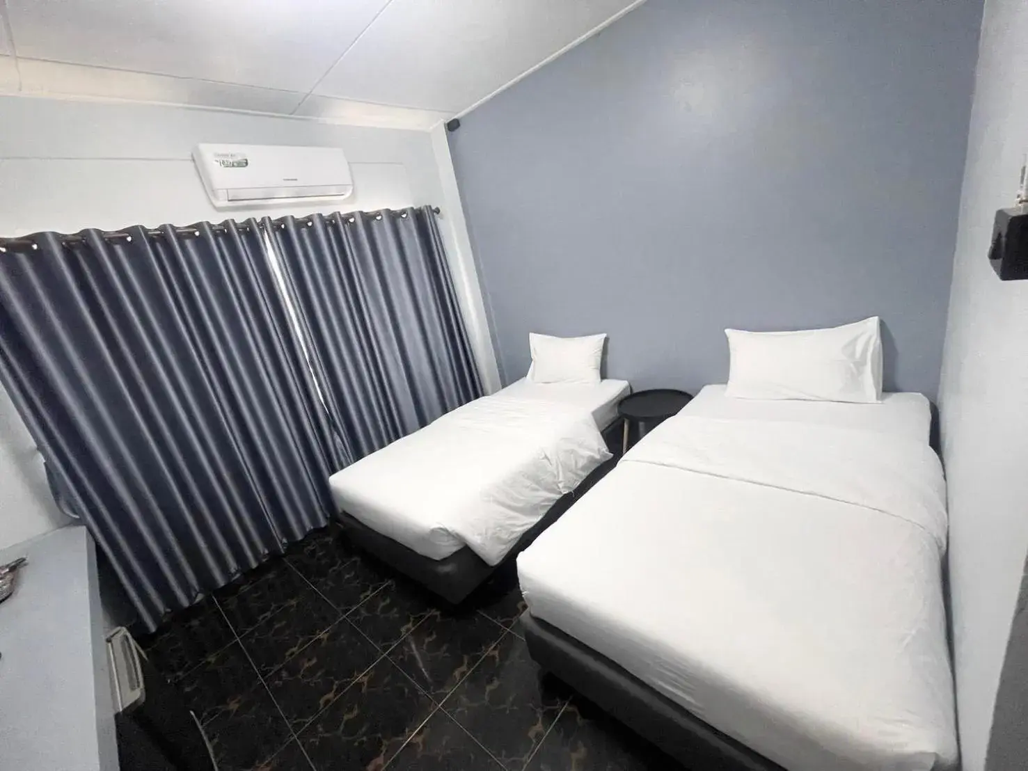 Standard Twin Room in Chainatgrand Hotel Standard Twin Room in Chainatgrand Hotel