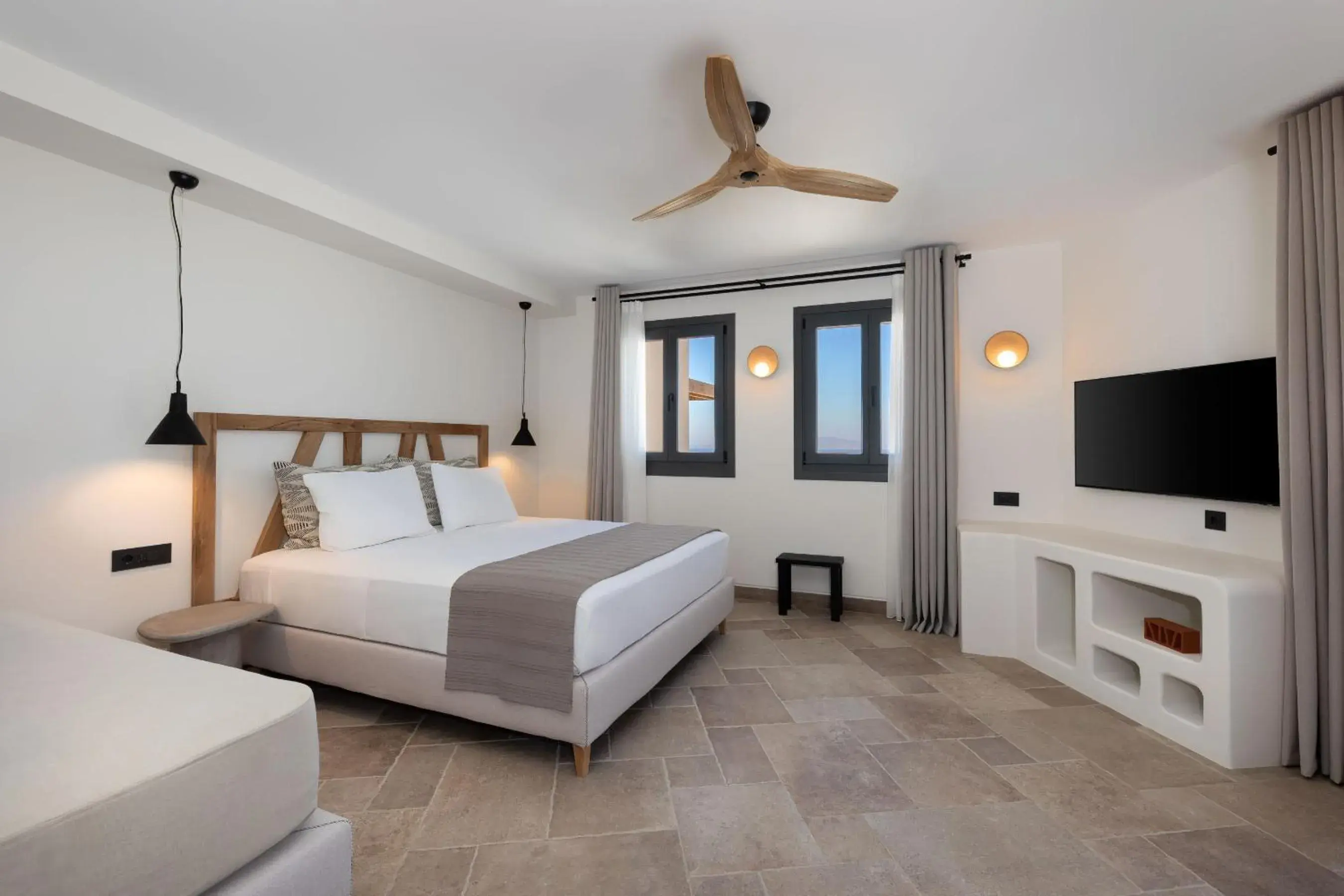 Executive room with outdoor private heated jetted tub and sea view in Klοstrá Executive room with outdoor private heated jetted tub and sea view in Klοstrá